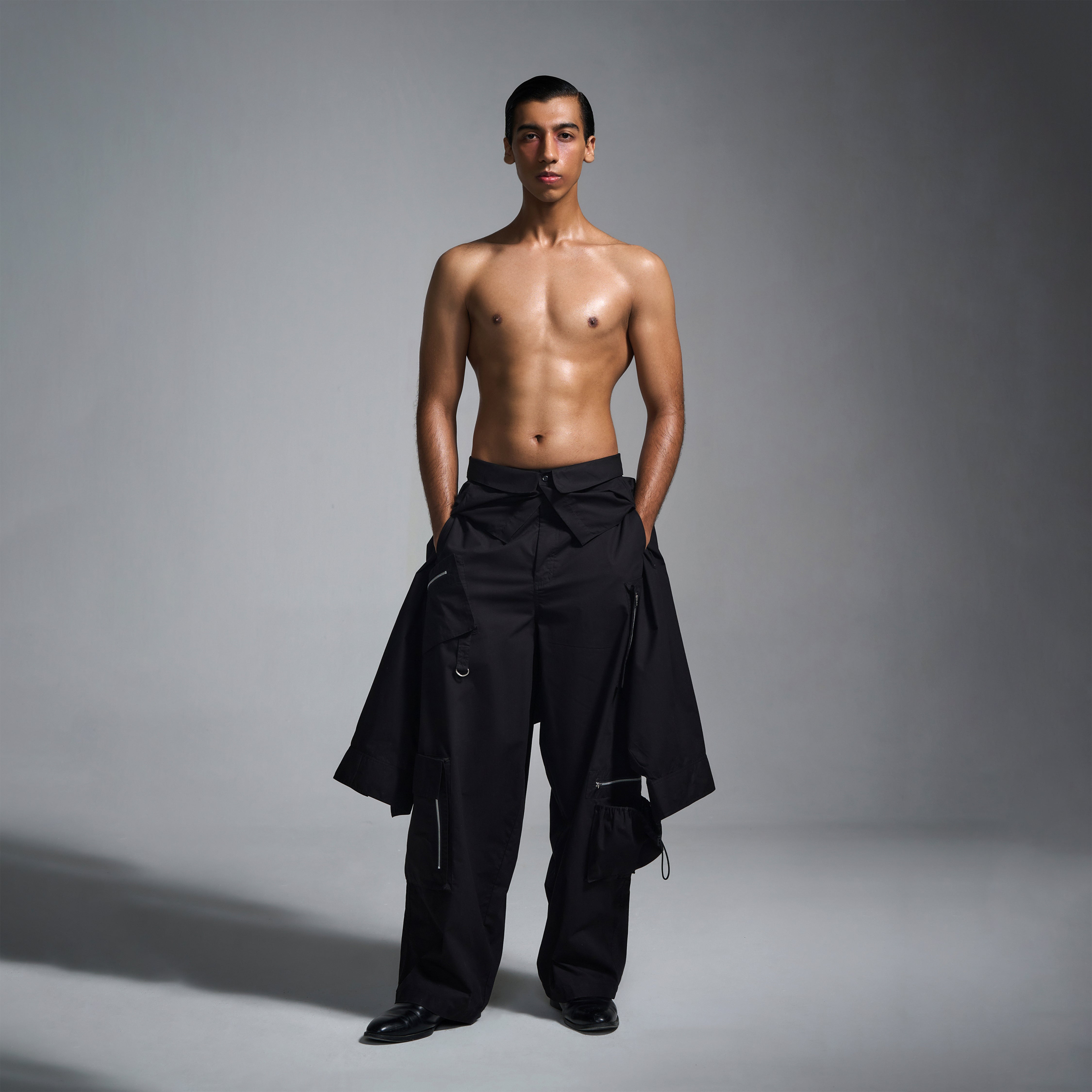 Cargo pants with deconstructed shirt - Black
