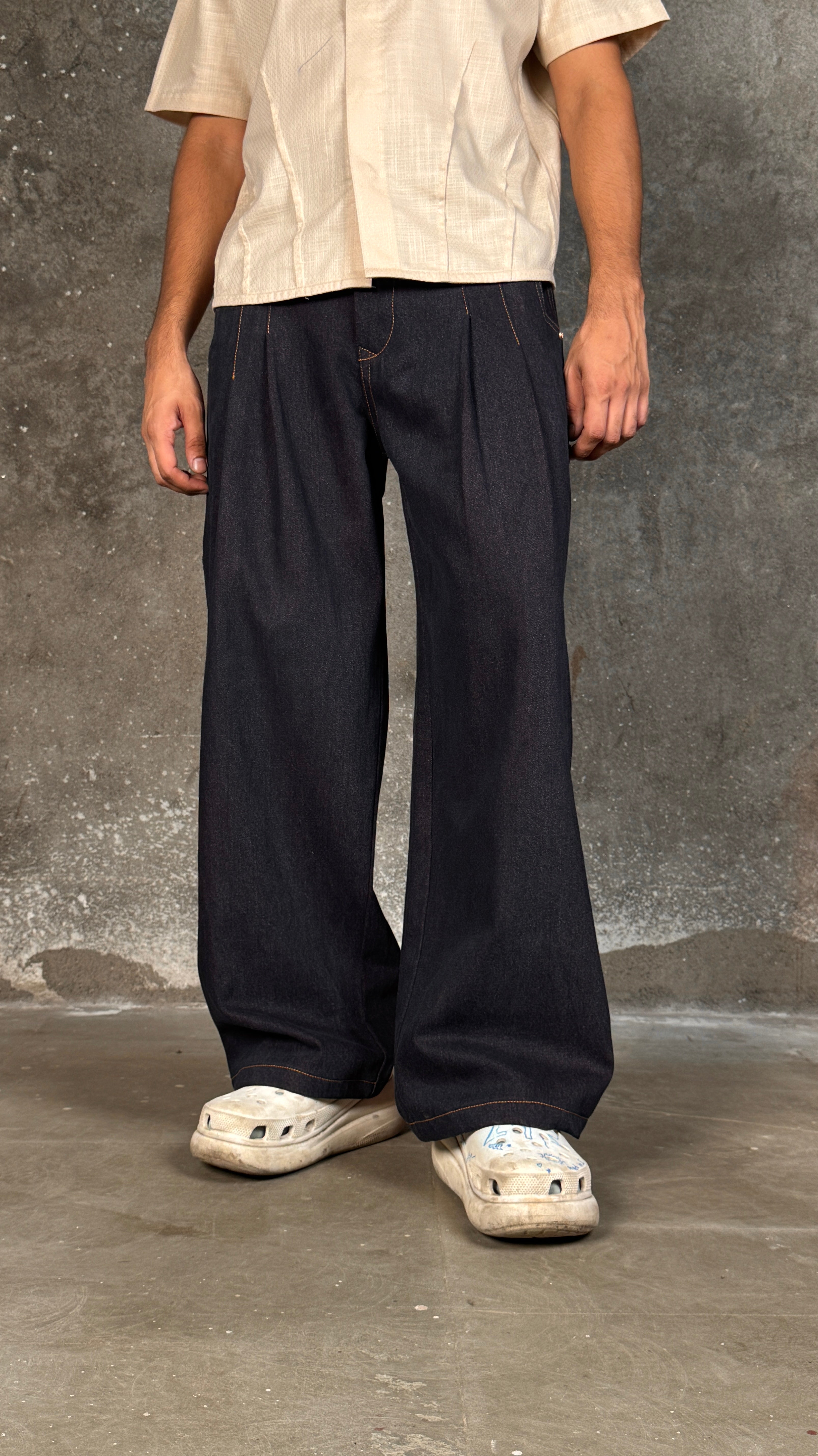 Double Pleats Masti-Raw Cola.