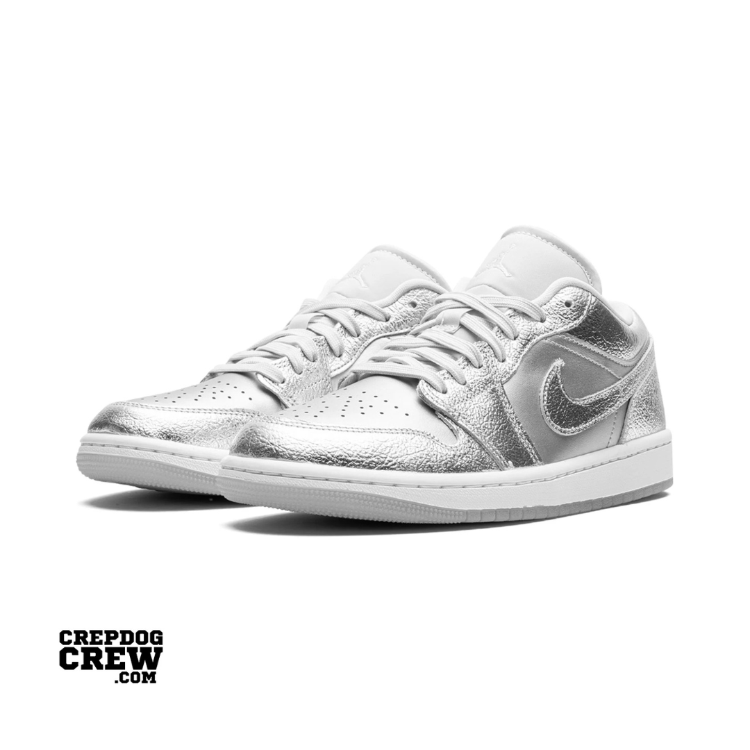 Jordan 1 Low SE Metallic Silver (W)