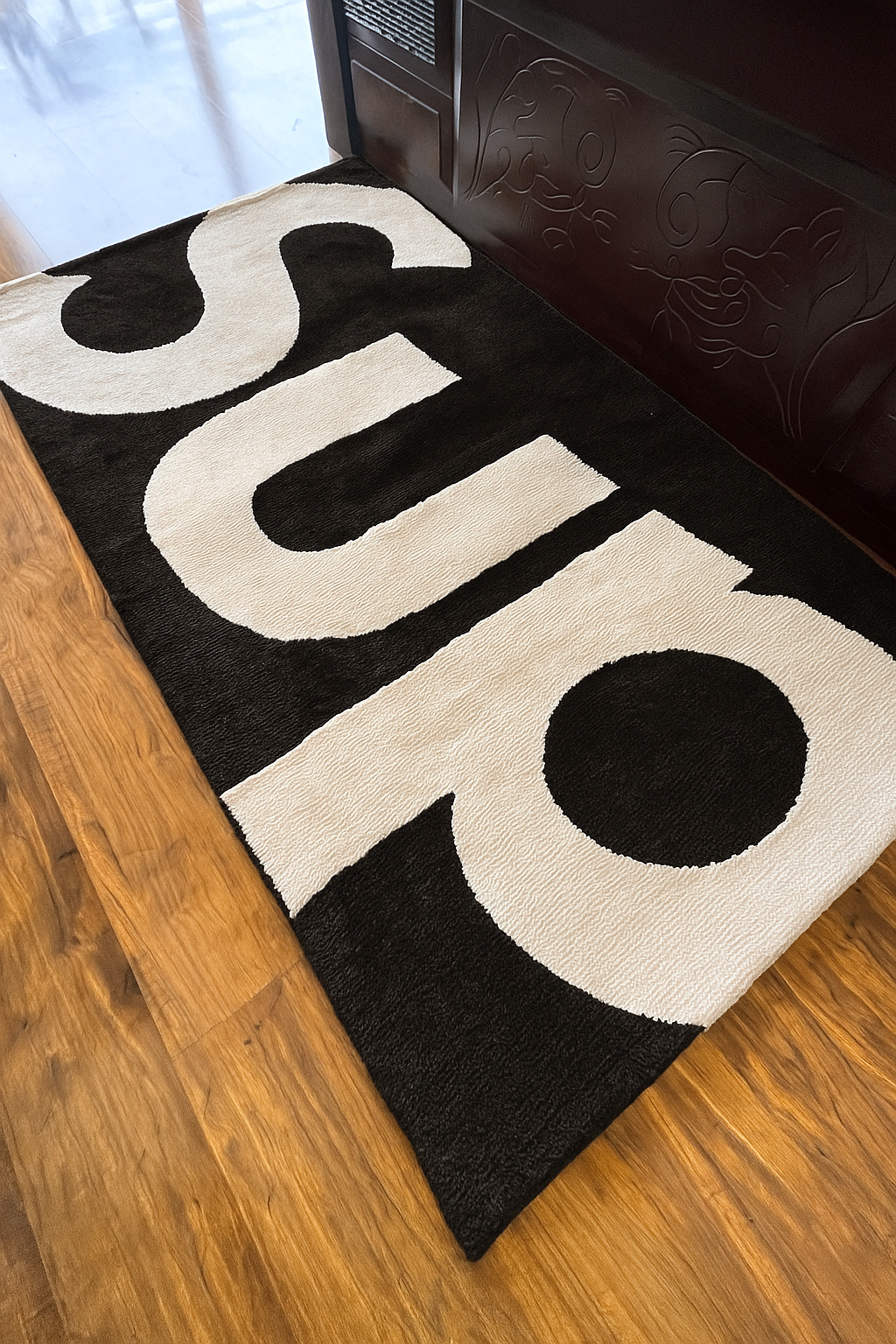 Sup Machine Made Custom Rug