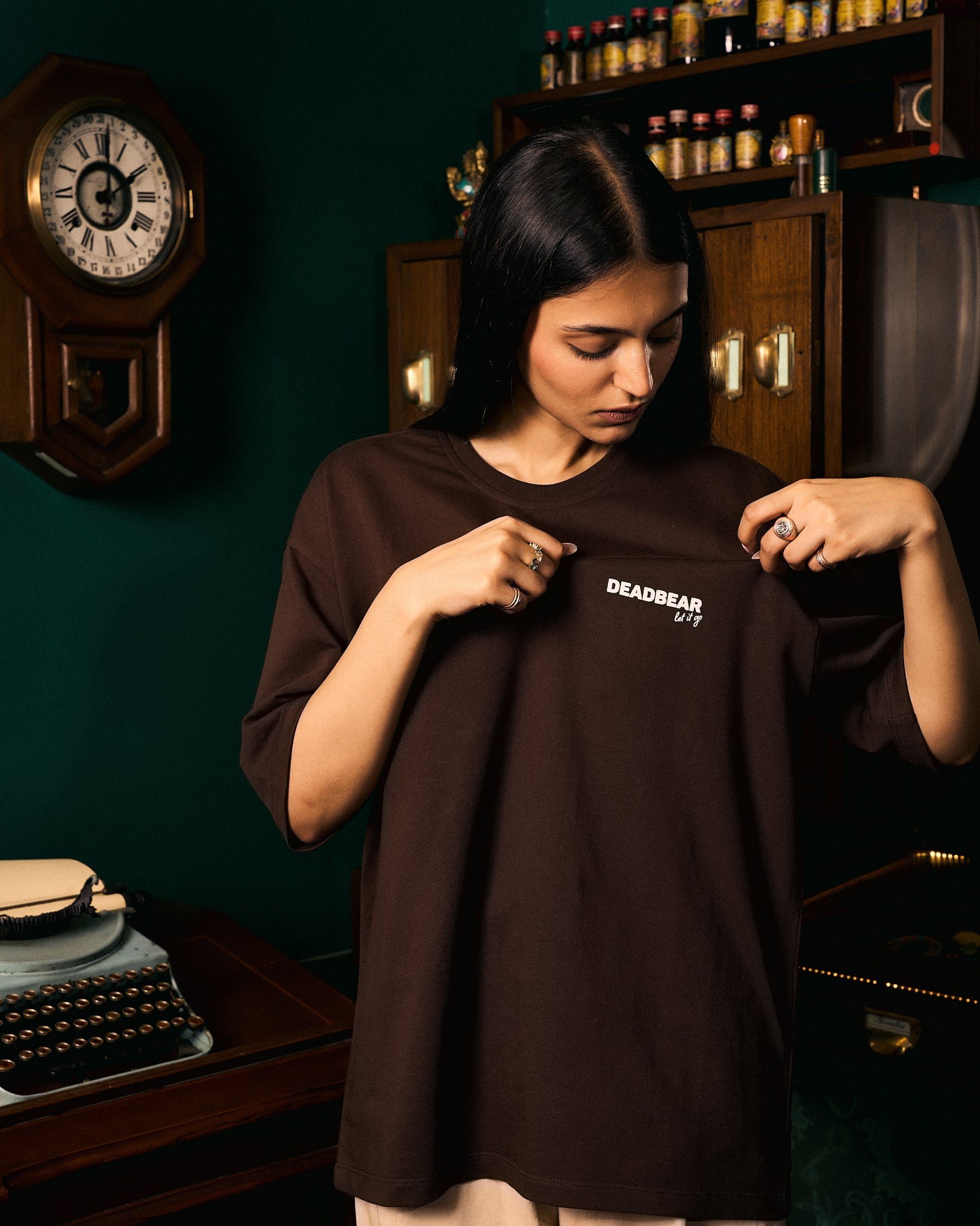 Closure Tee Brown