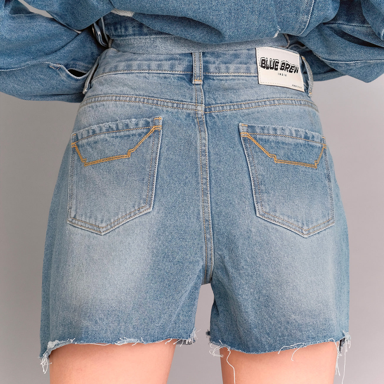 IRREGULAR WAISTBAND BERMUDA SHORTS