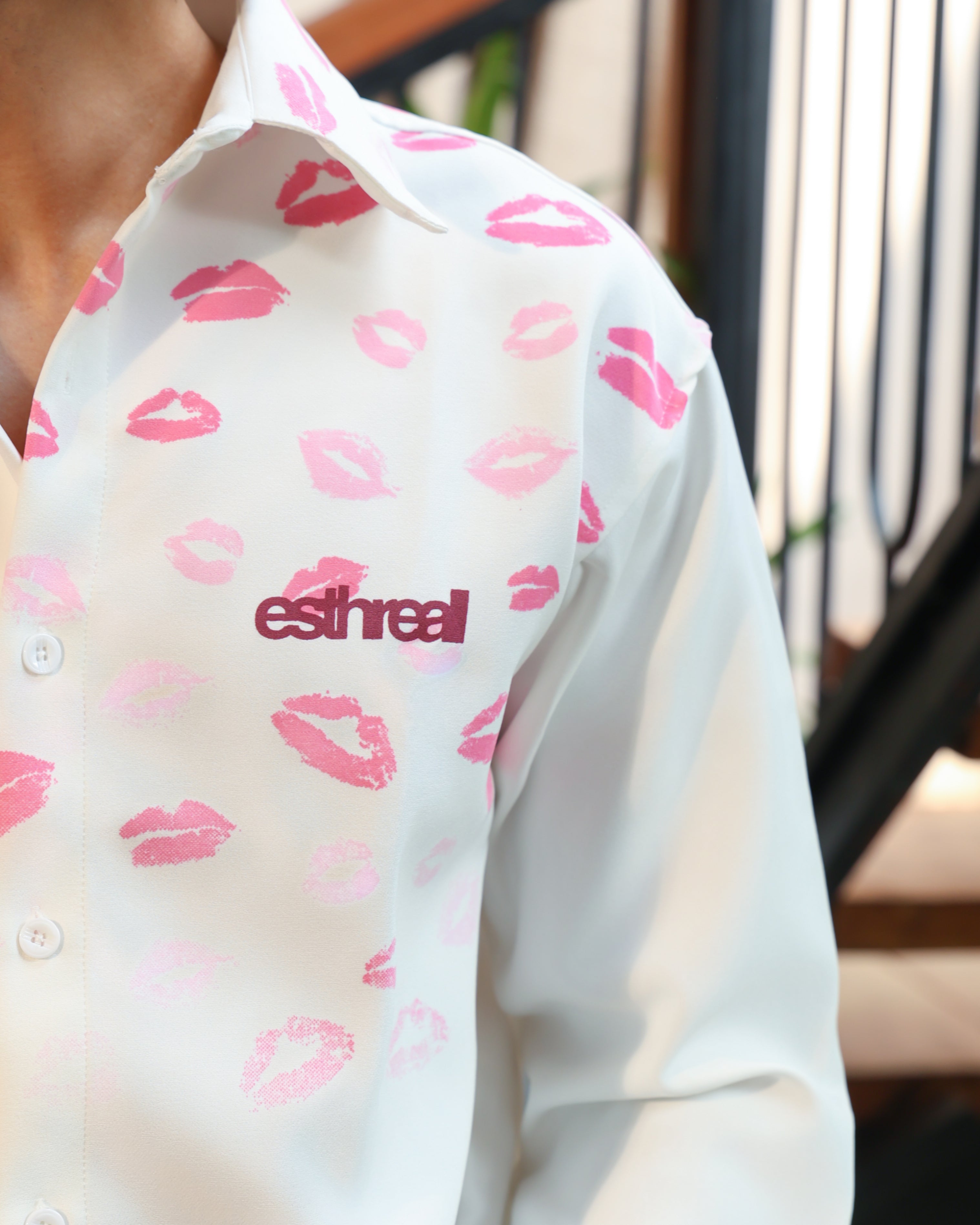 Kissed | White