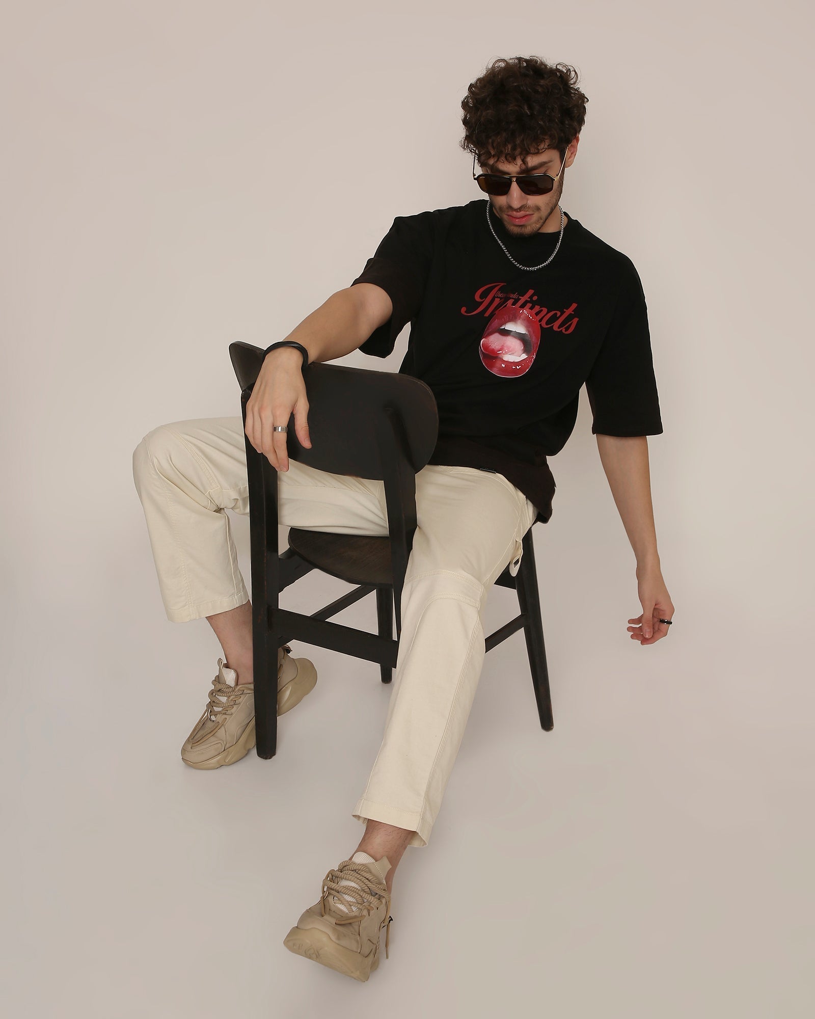 Temptation - Oversized T-Shirt (Black)