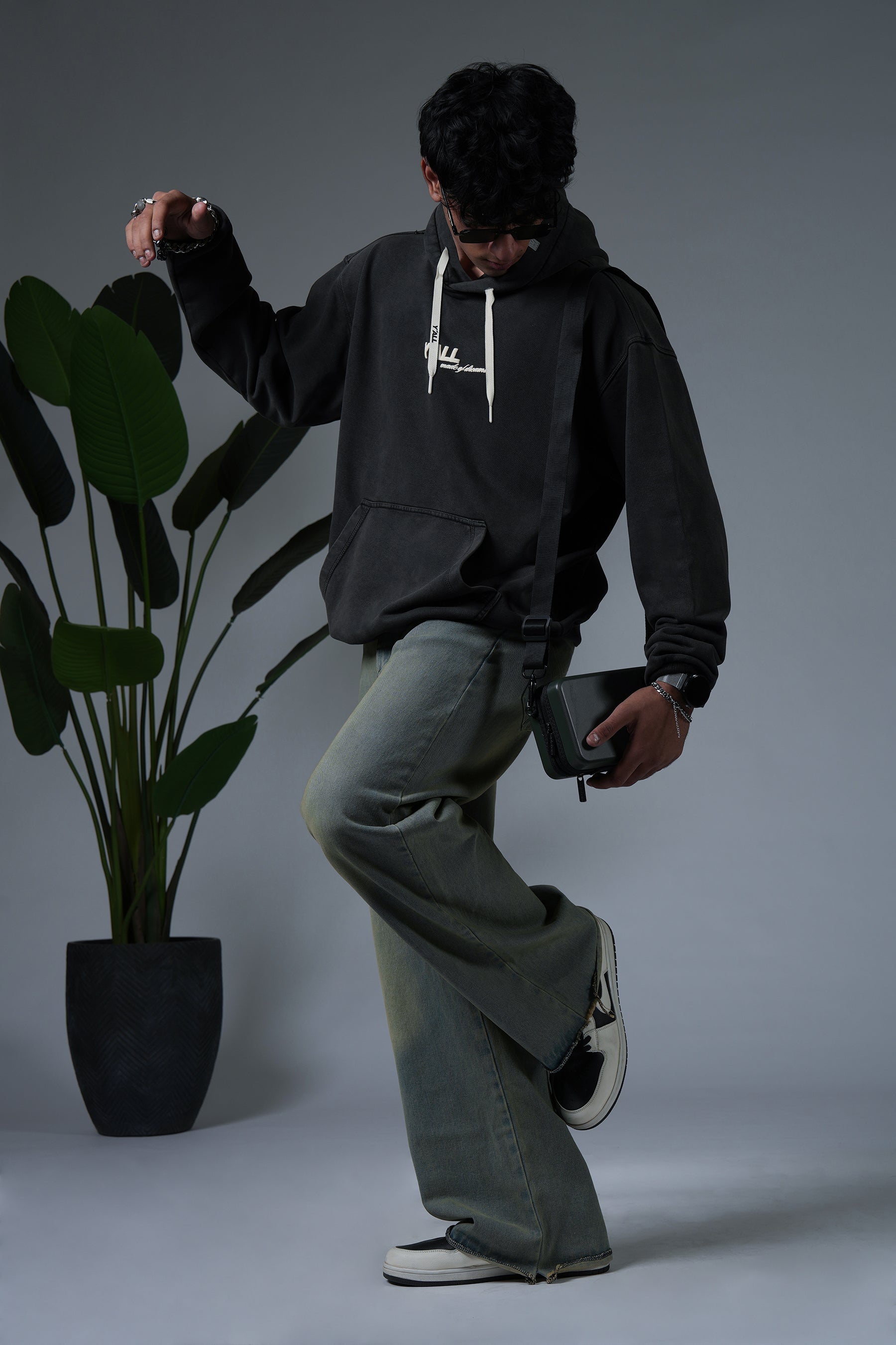 MEMBERS ONLY CLUB 2026 - HOODIE ACID WASH