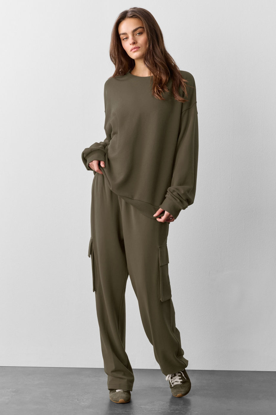 alo Chill Crew Neck Pullover - Olive Tree