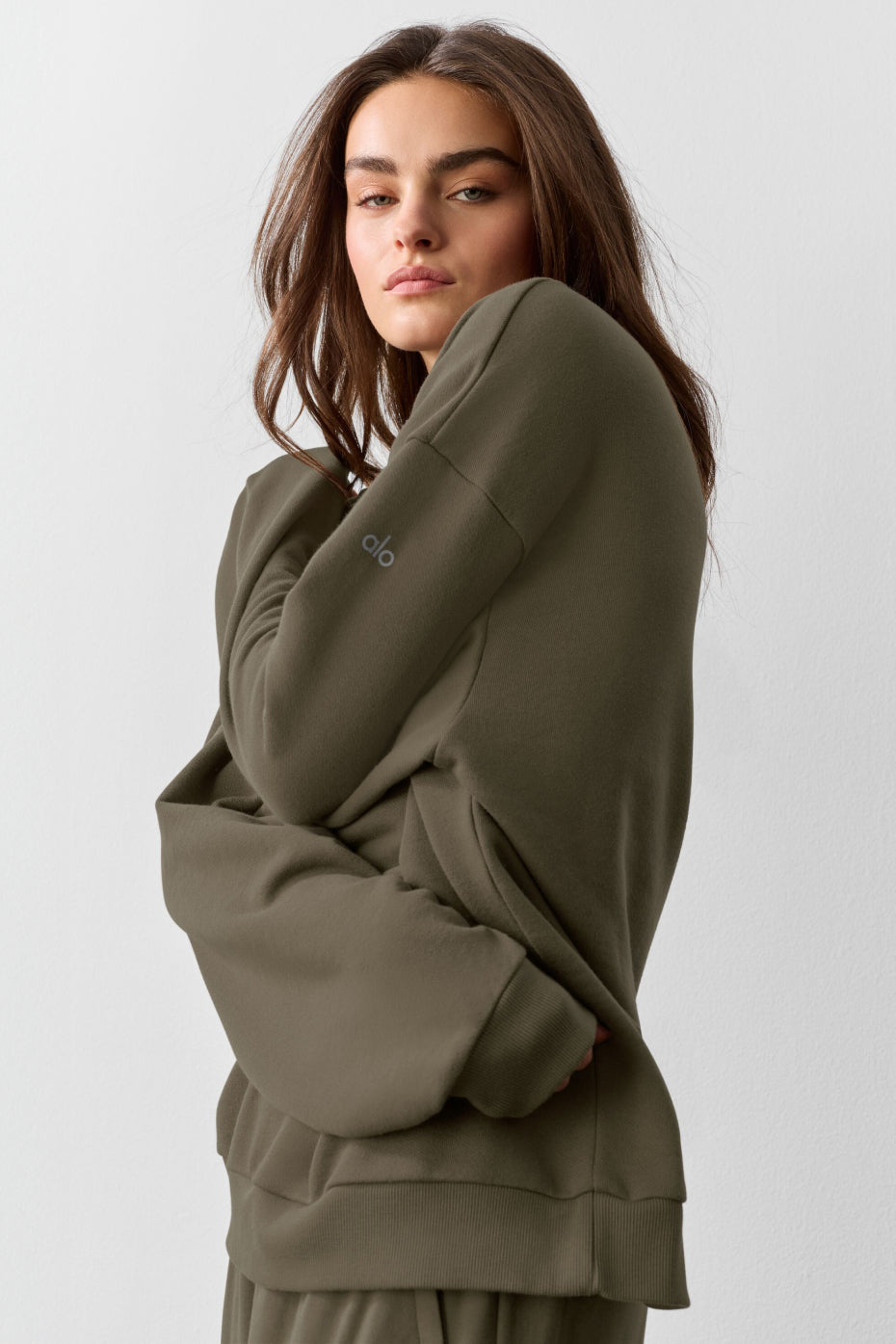 alo Chill Crew Neck Pullover - Olive Tree