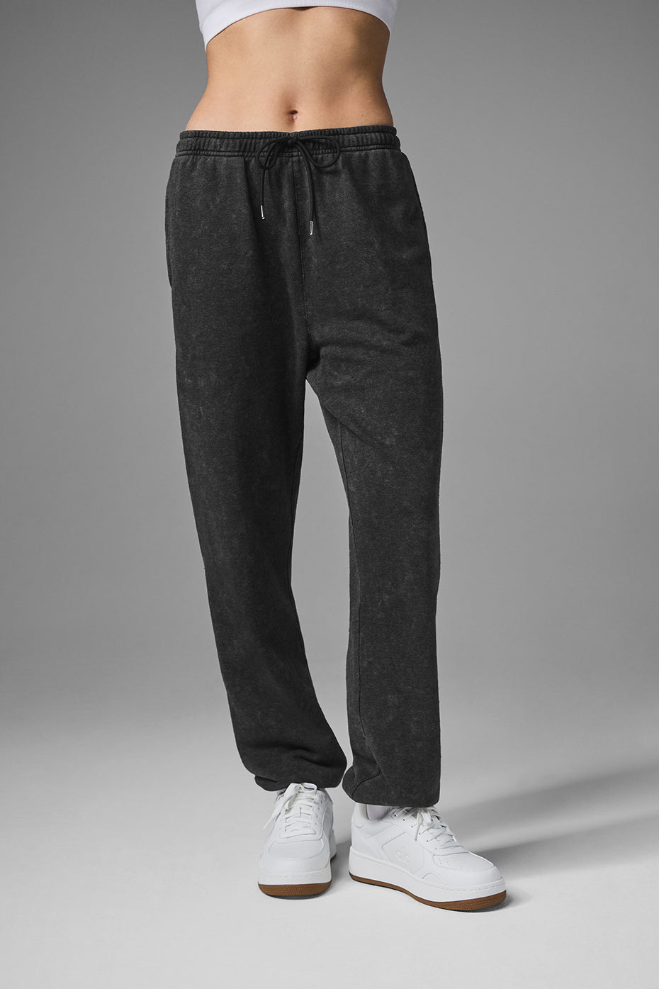 alo Chill Vintage Wash Sweatpant - Black Wash