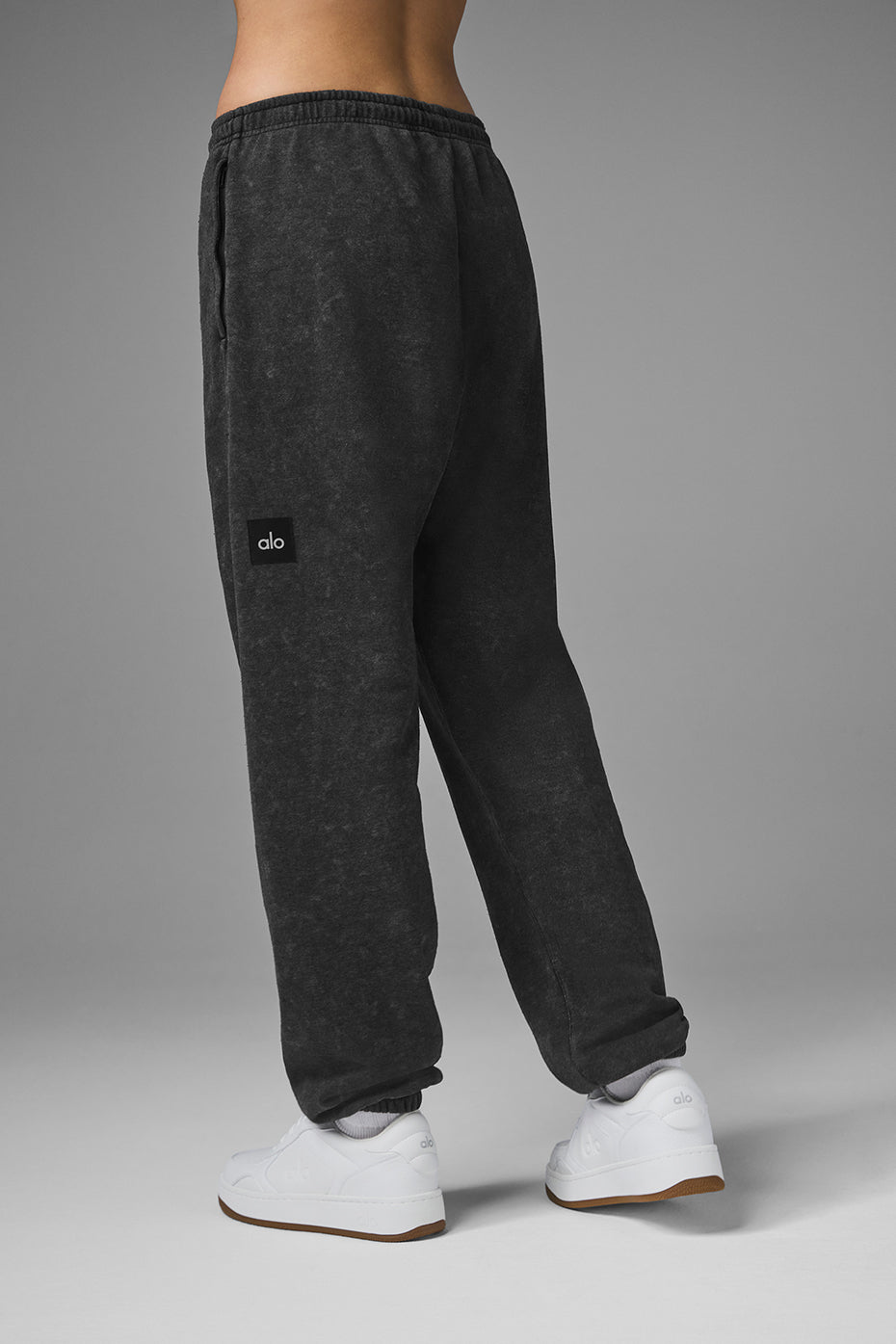 alo Chill Vintage Wash Sweatpant - Black Wash