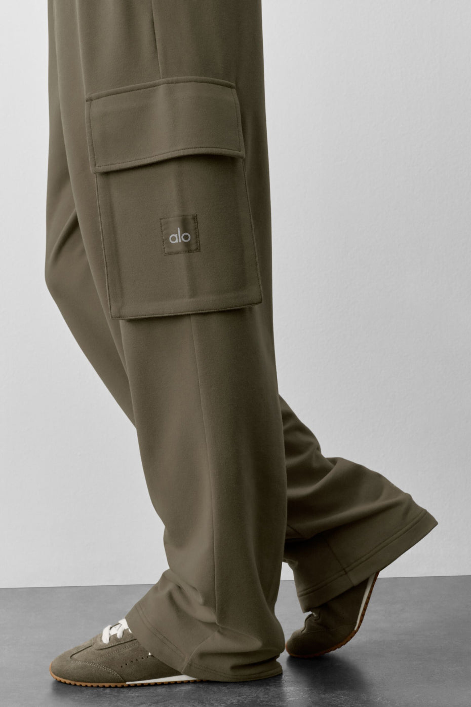alo Double Take Cargo Pant - Olive Tree