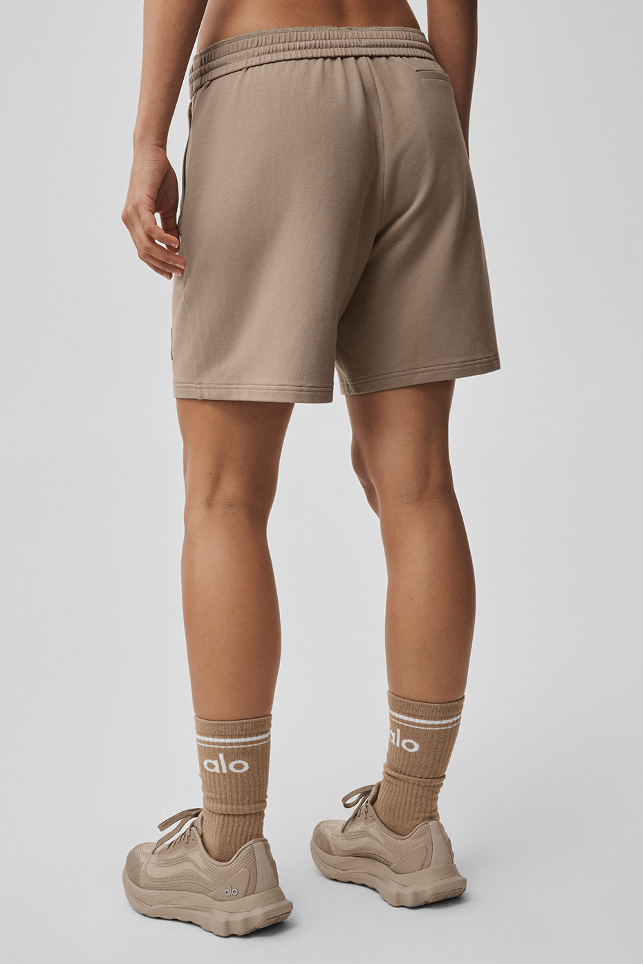 alo 7" Double Take Short - Gravel