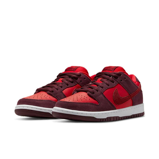 Nike SB Dunk Low Cherry