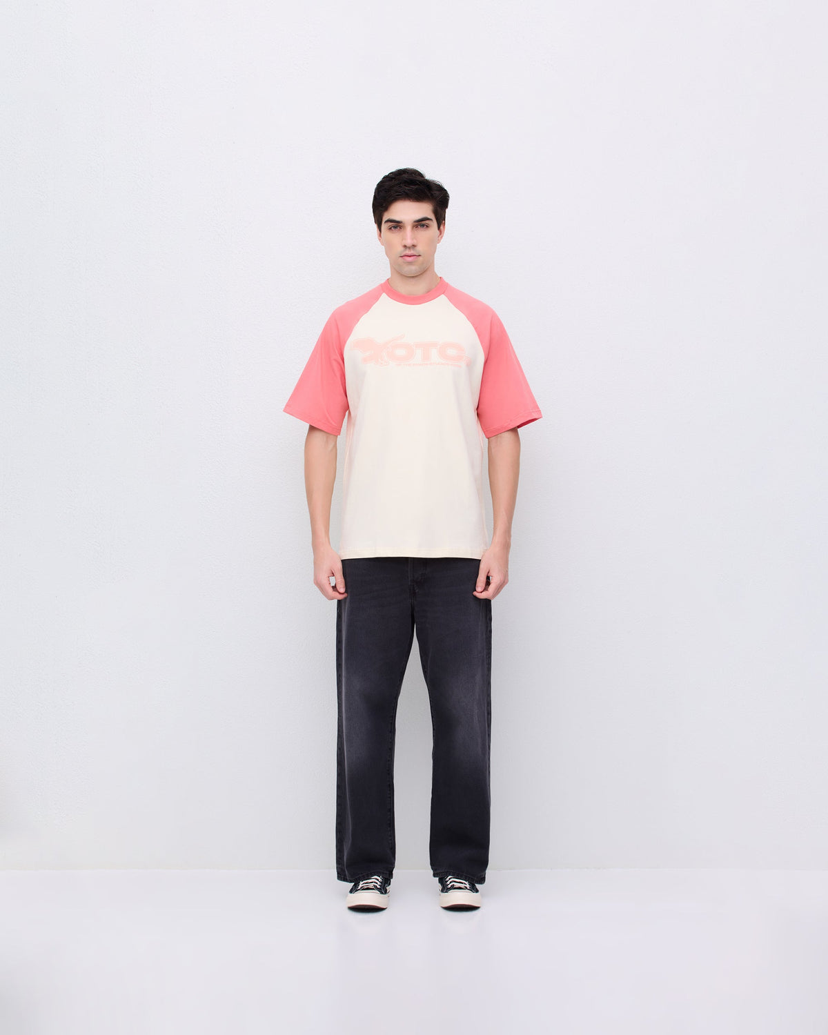 SKYLINE RAGLAN T-SHIRT - OFF-WHITE/CORAL