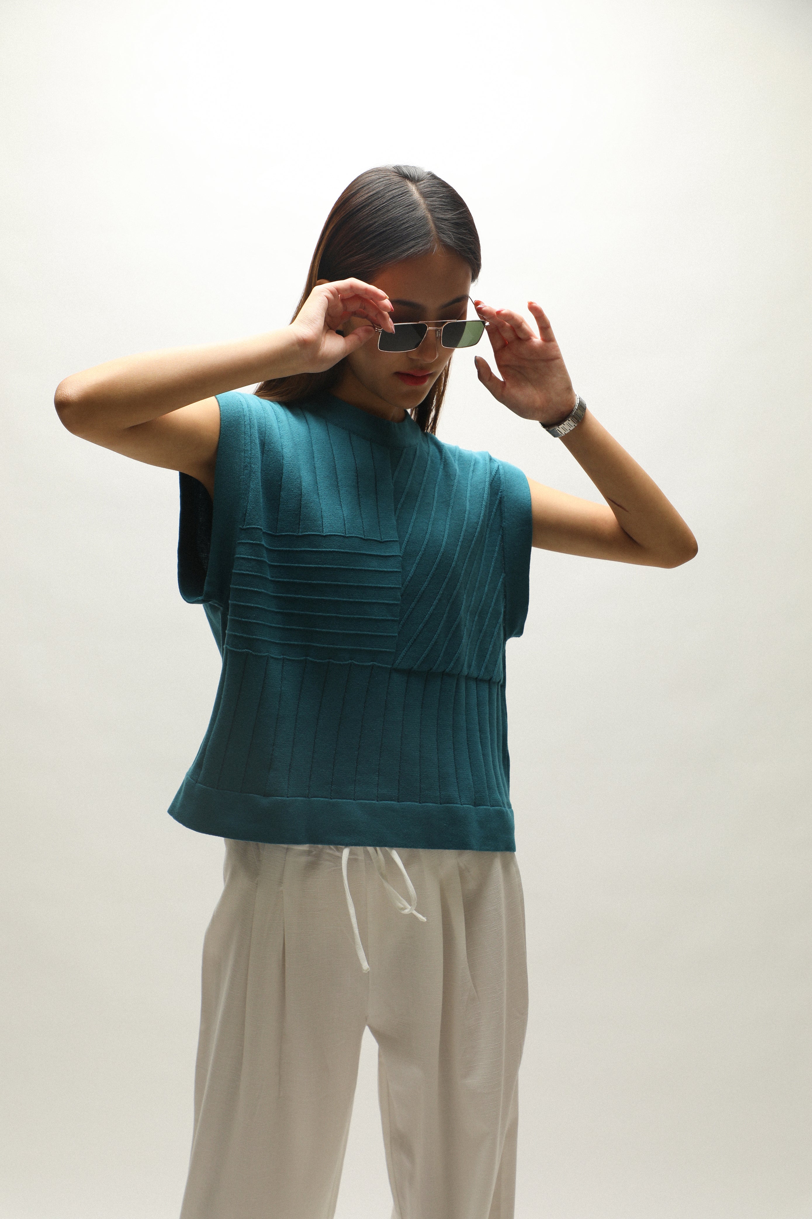 KNIT VEST