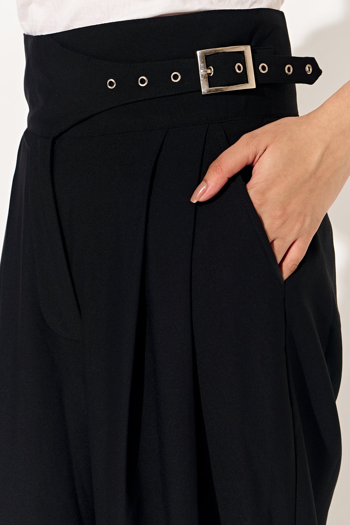 BLAIRE PLEATED PANTS