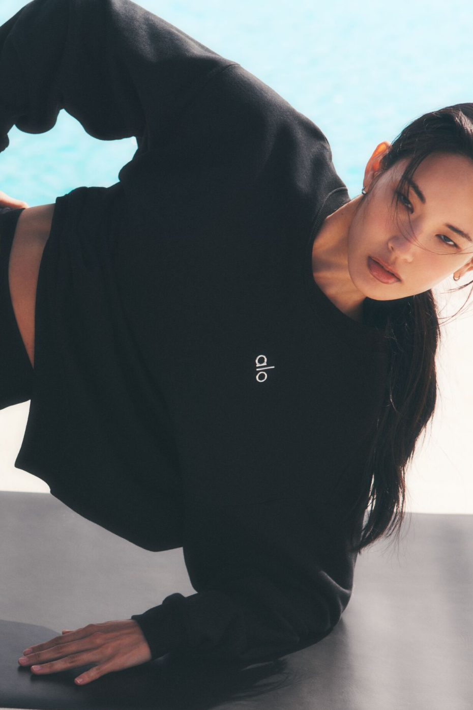 alo Accolade Crew Neck Pullover - Black
