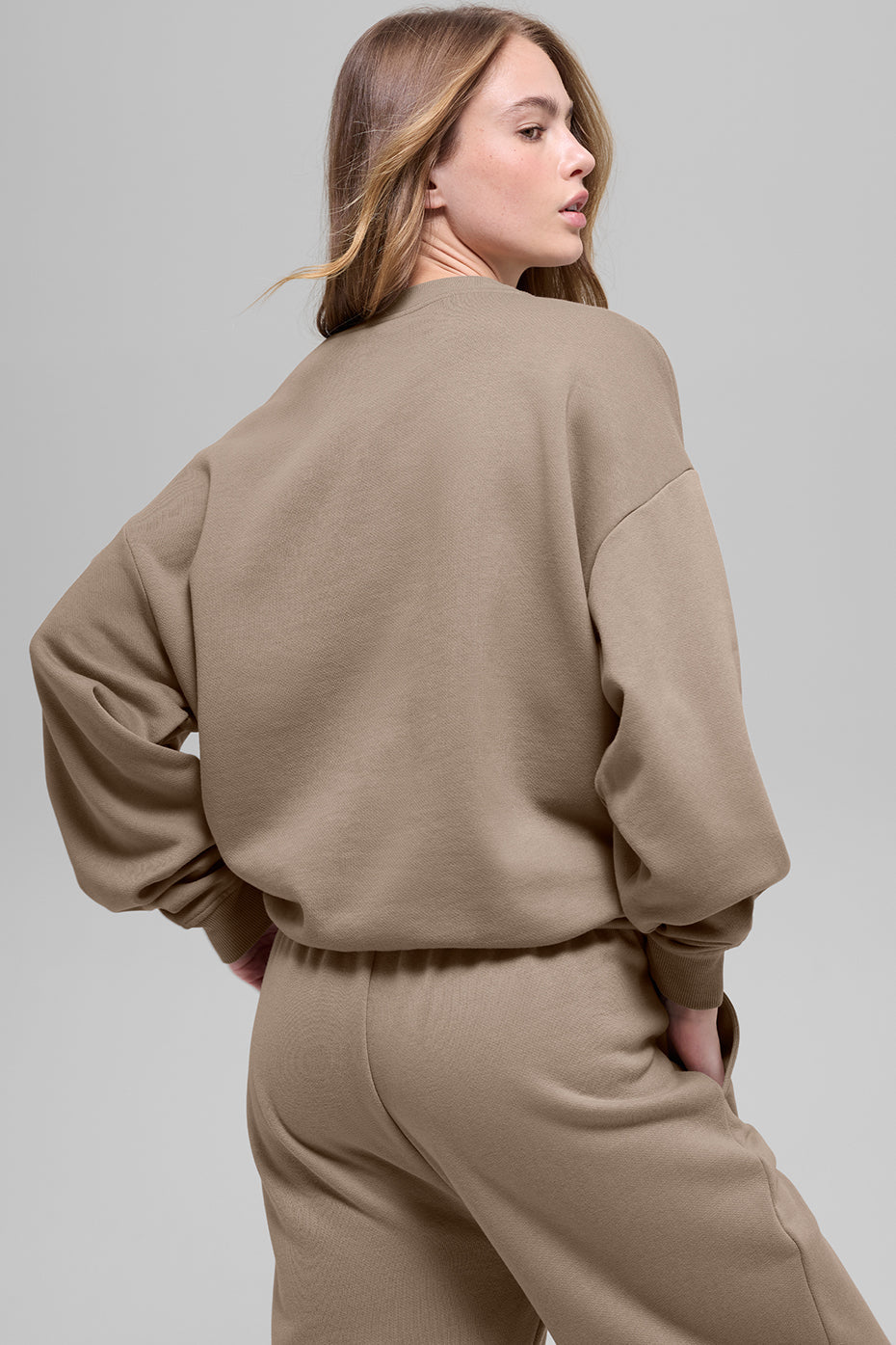 alo Accolade Crew Neck Pullover - Gravel