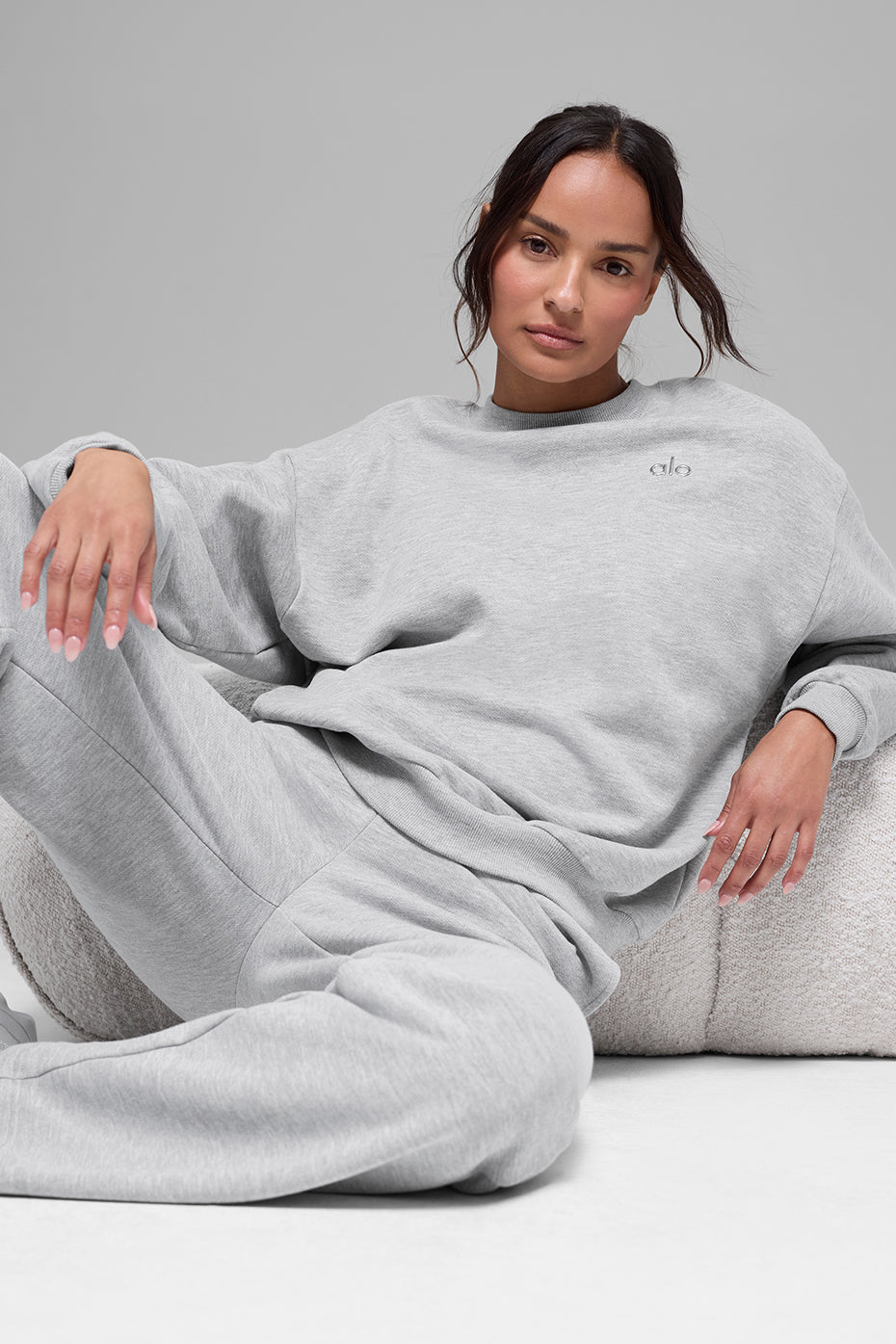 alo Accolade Crew Neck Pullover - Athletic Heather Grey
