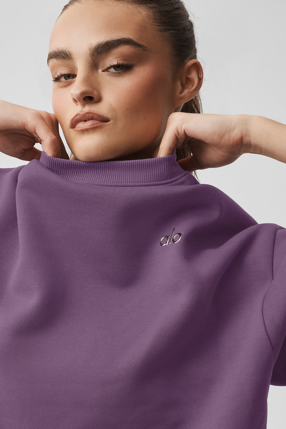 alo Accolade Crew Neck Pullover - Plum Kiss