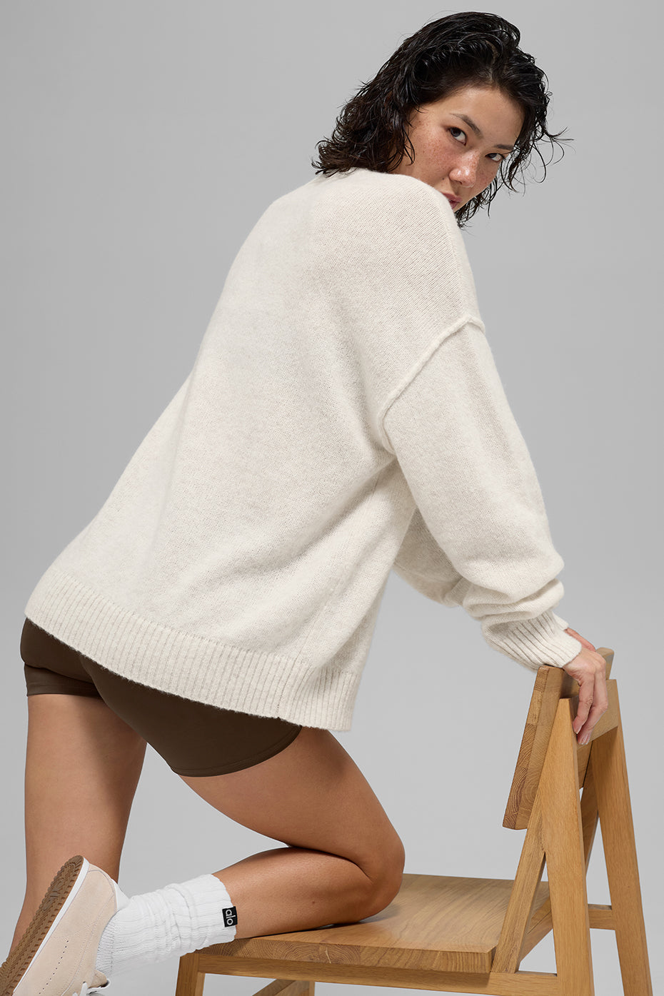 alo Unisex Wool Cashmere New Class Crewneck Sweater - Bone Heather