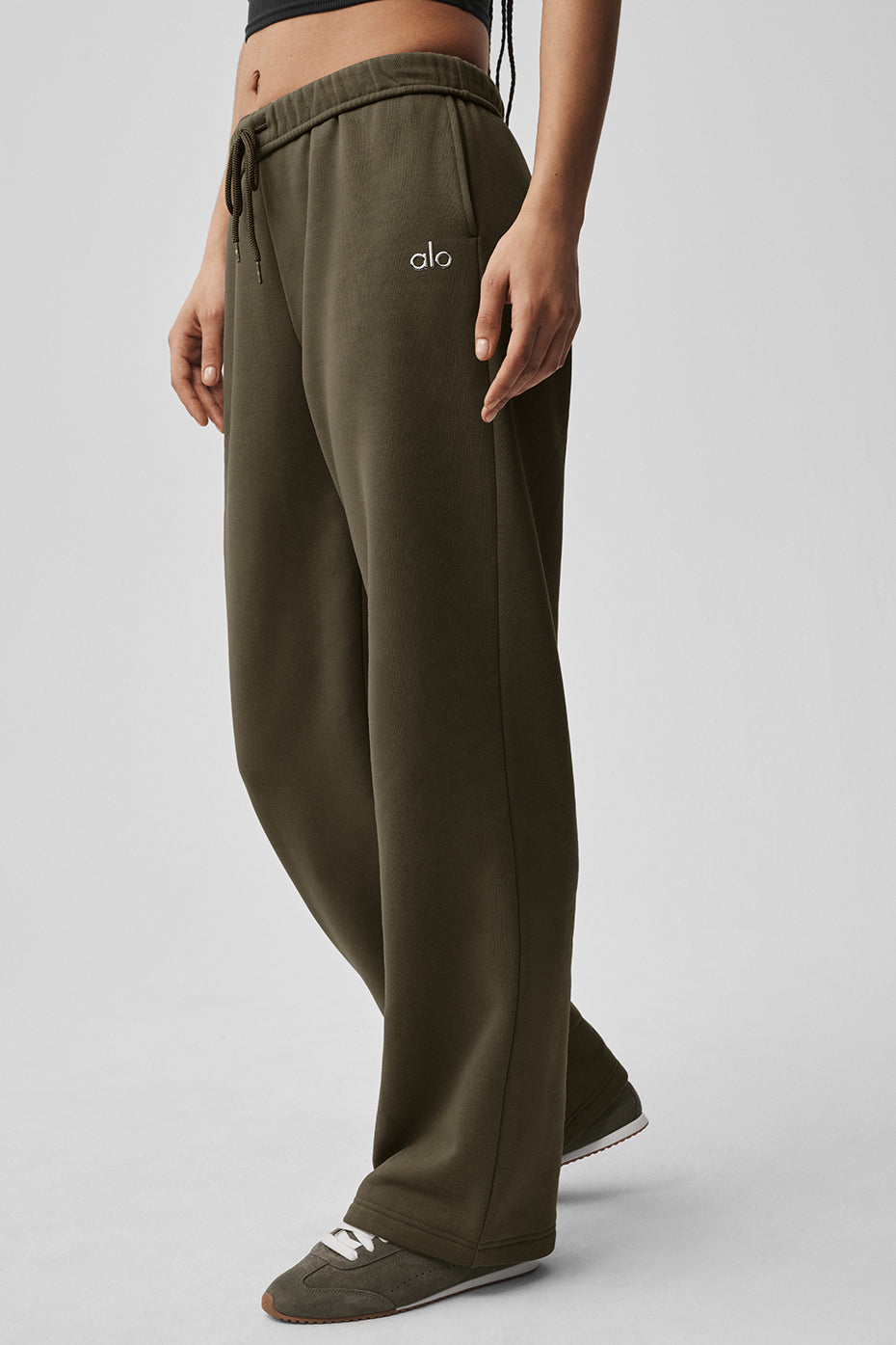 alo Accolade Straight Leg Sweatpant - Olive Tree