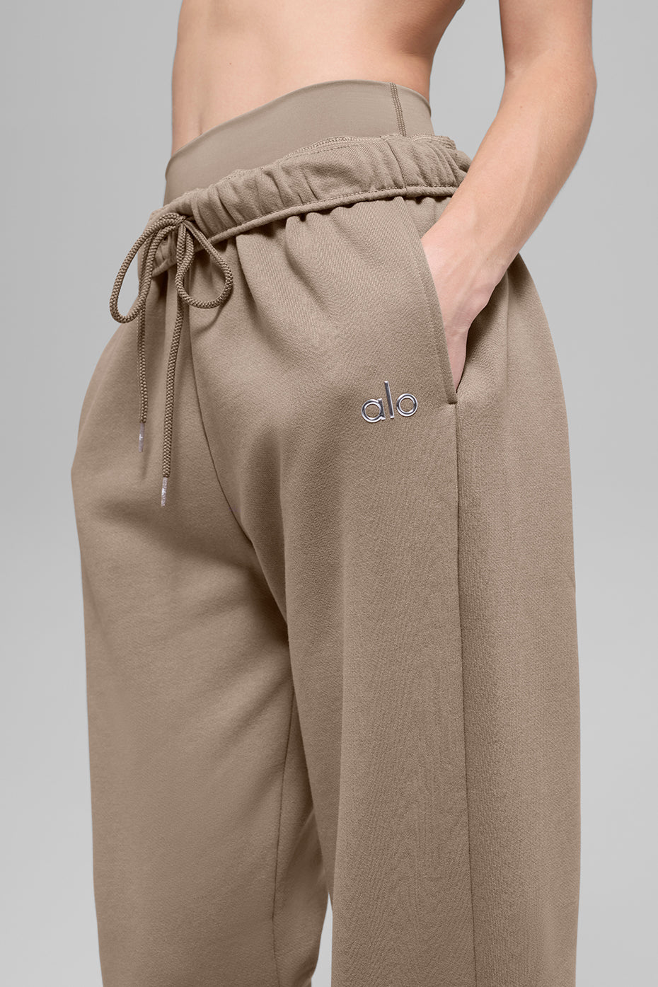alo Accolade Straight Leg Sweatpant - Gravel