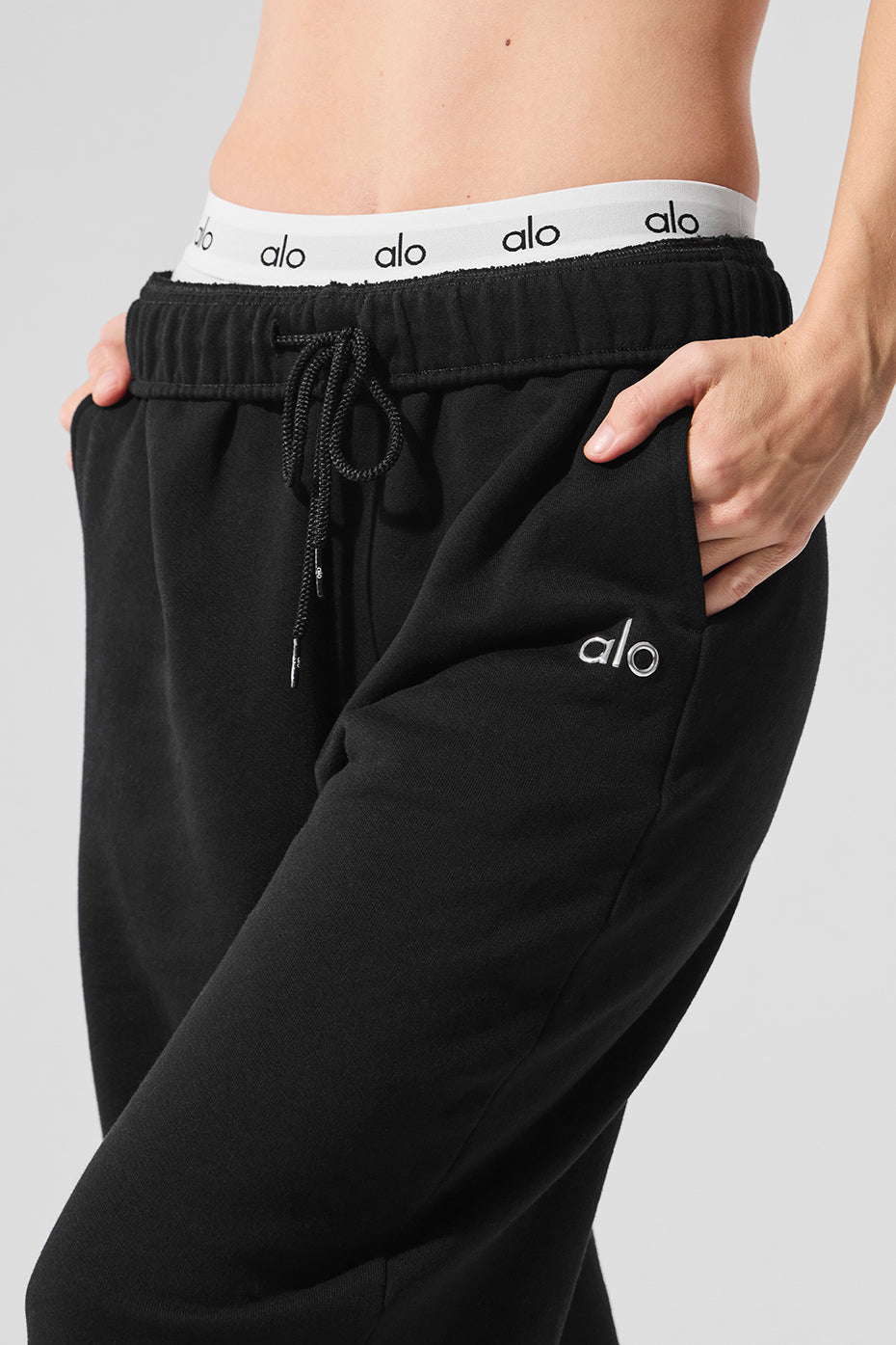 alo Accolade Straight Leg Sweatpant - Black