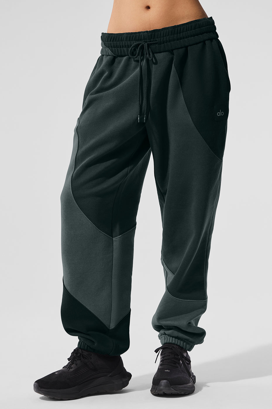 alo Make Waves Sweatpant - Charcoal Green Tonal