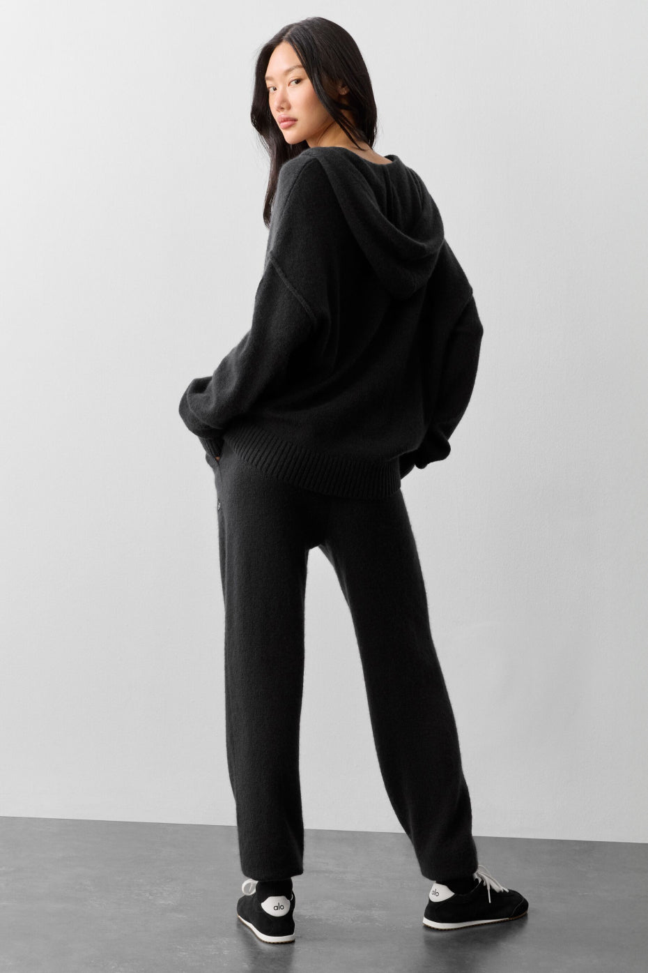 alo Wool Cashmere New Class Sweatpant - Black