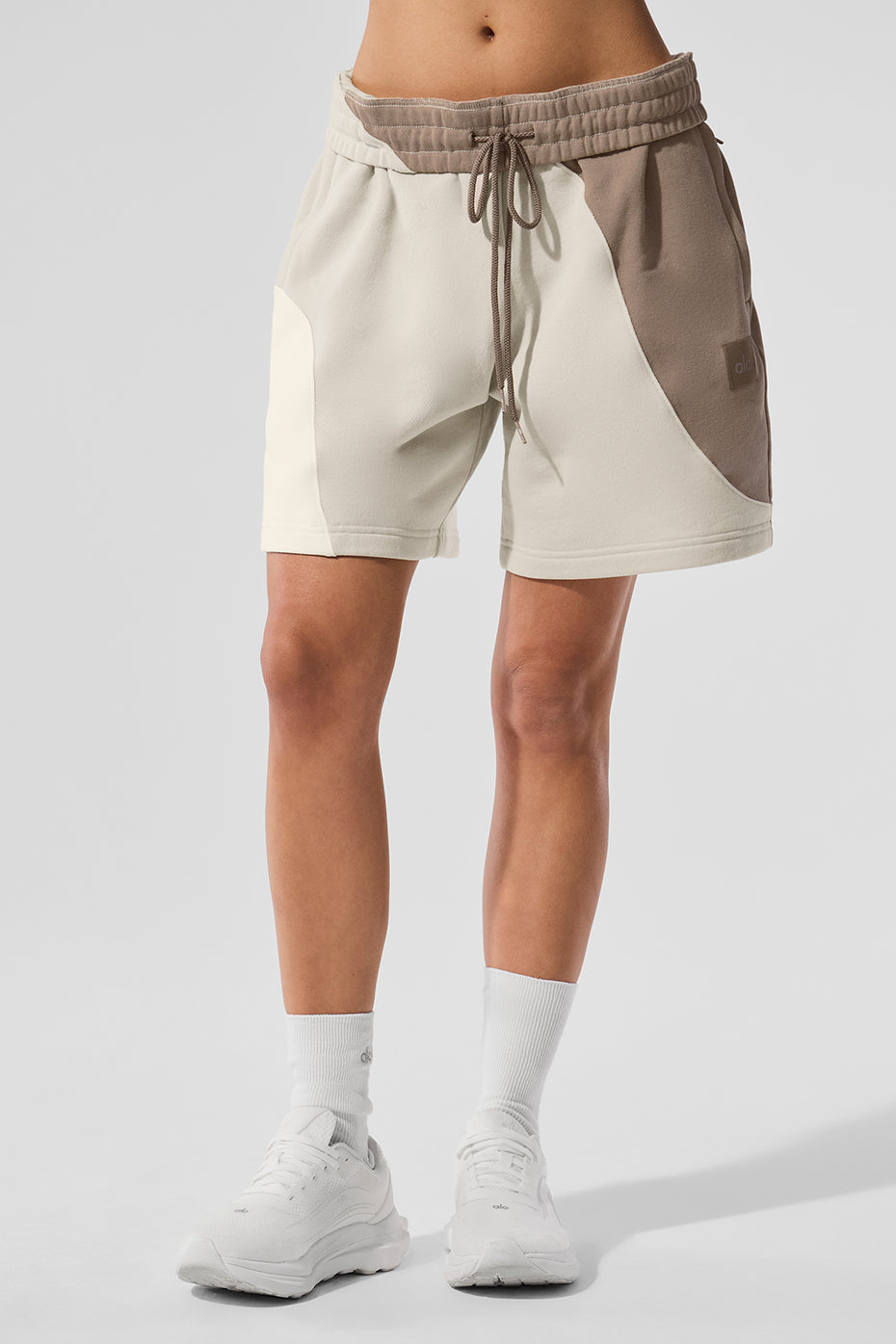 alo 7" Make Waves Short - Ivory/Bone/Gravel