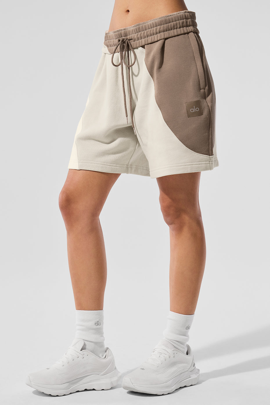 alo 7" Make Waves Short - Ivory/Bone/Gravel