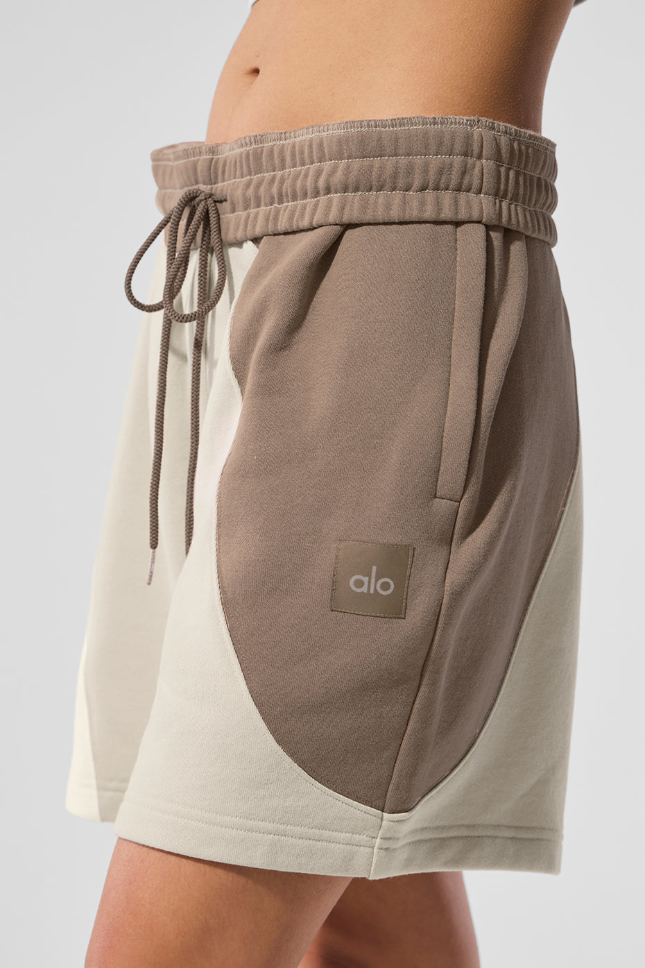 alo 7" Make Waves Short - Ivory/Bone/Gravel