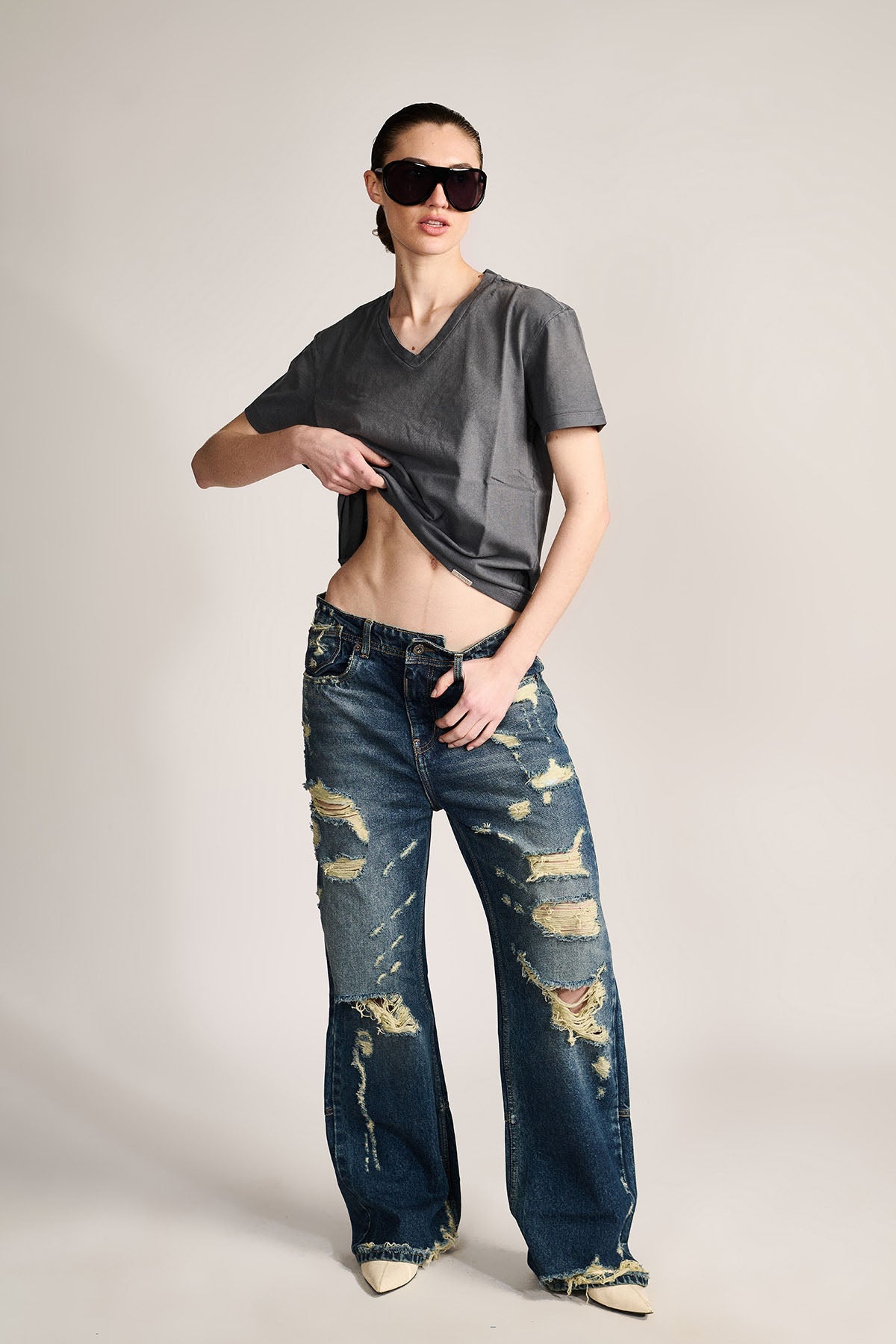 THE SILENCE — V-NECK TEE