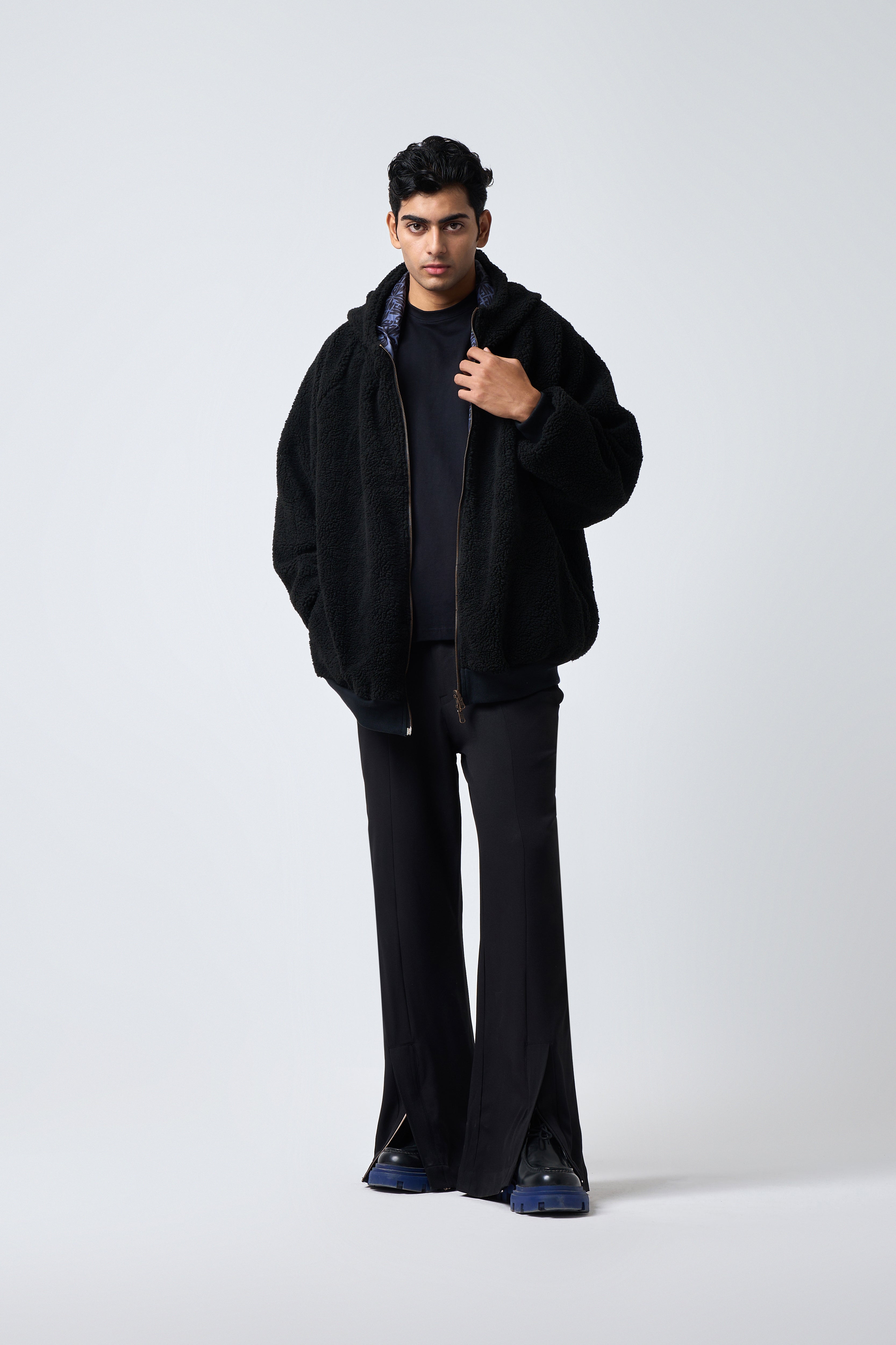 NG REVERSIBLE SHERPA (BLACK)