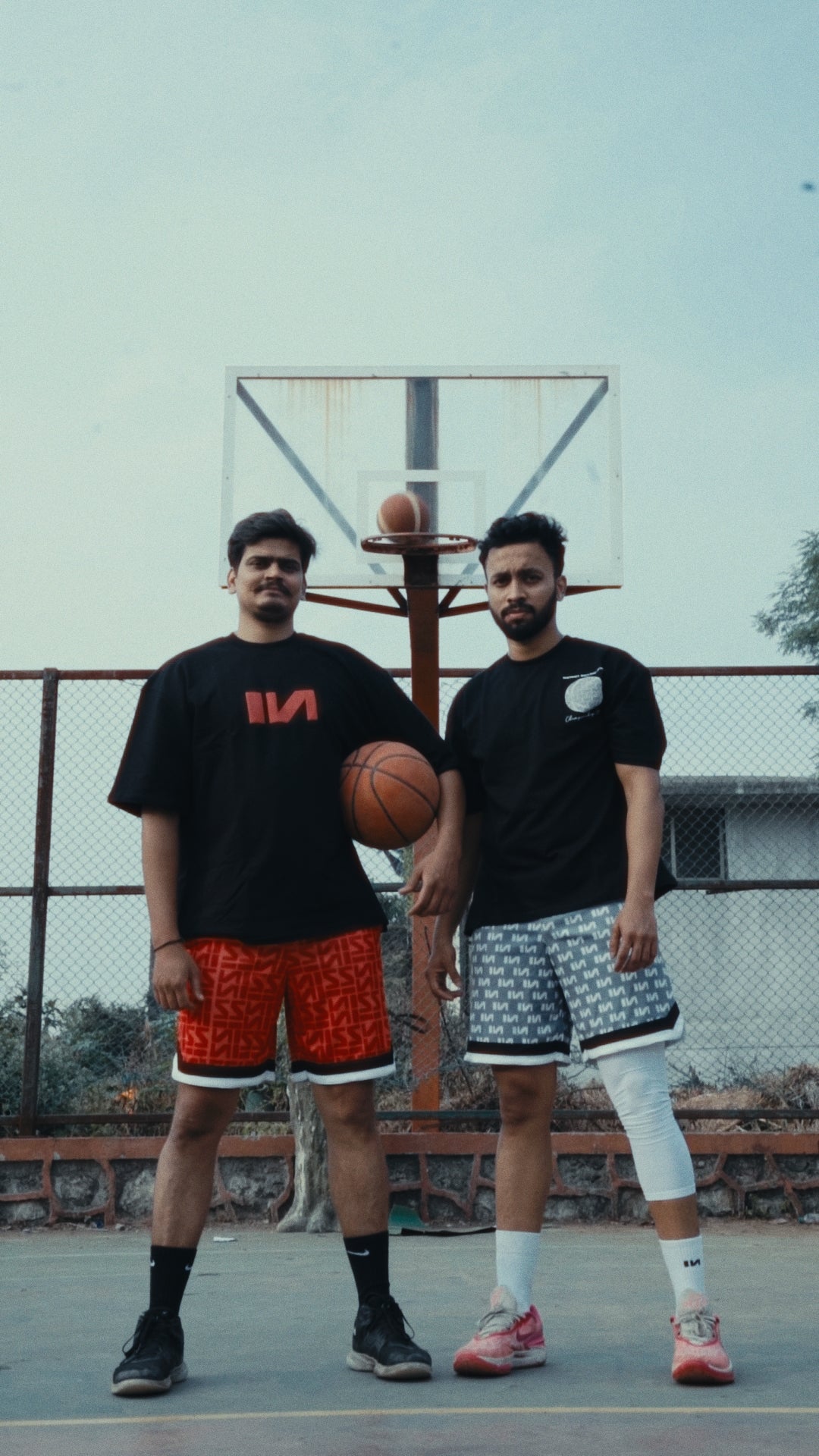 Basketball Court - Oversized T-shirt (Black)