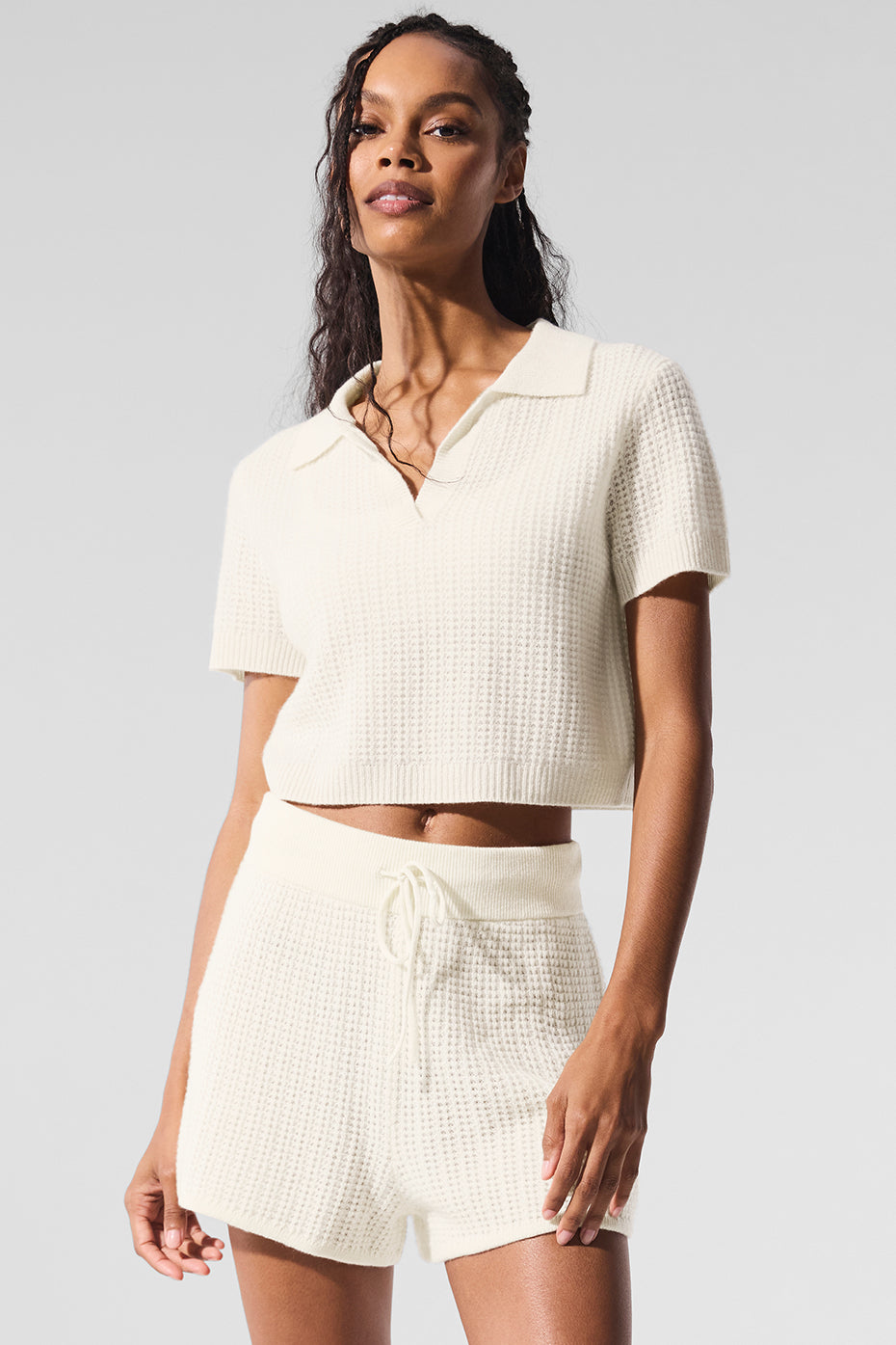 alo Cashmere Plush Waffle Polo Tee - Ivory