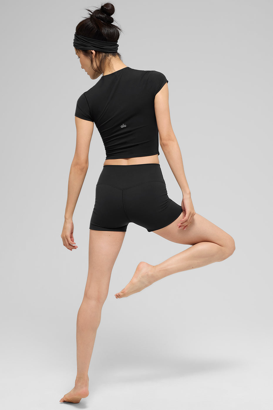 alo ALO Softsculpt Precision Short Sleeve Top - Black