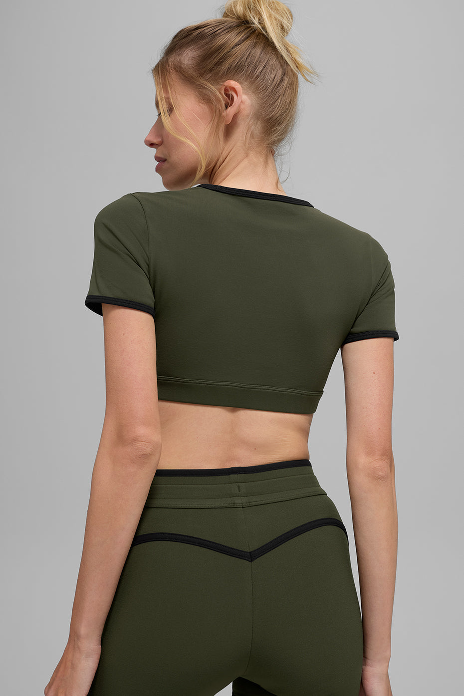 alo Airbrush Race Pace Short Sleeve - Green Olive/Black