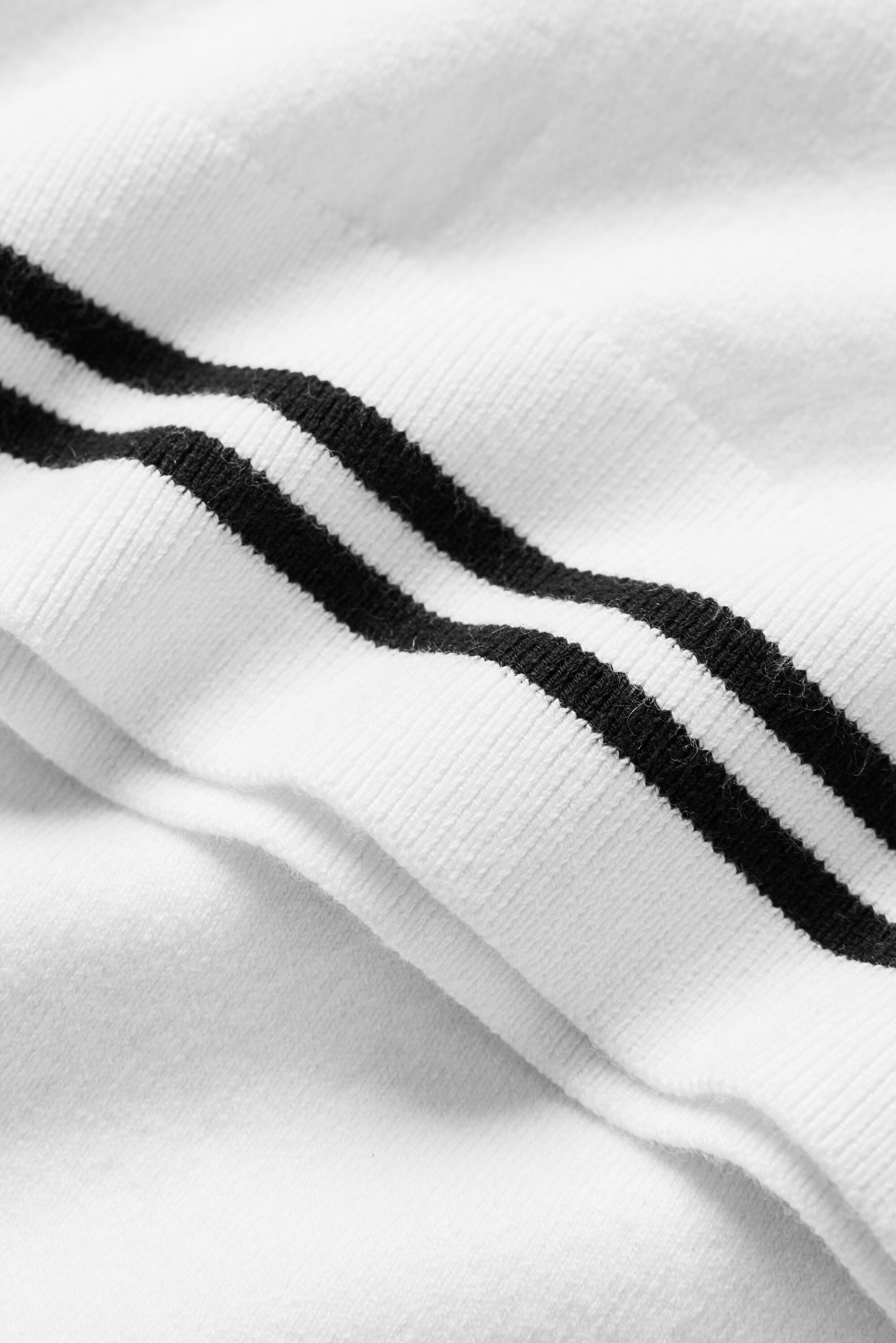 alo Cotton Cashmere My Serve Short Sleeve - White/Black