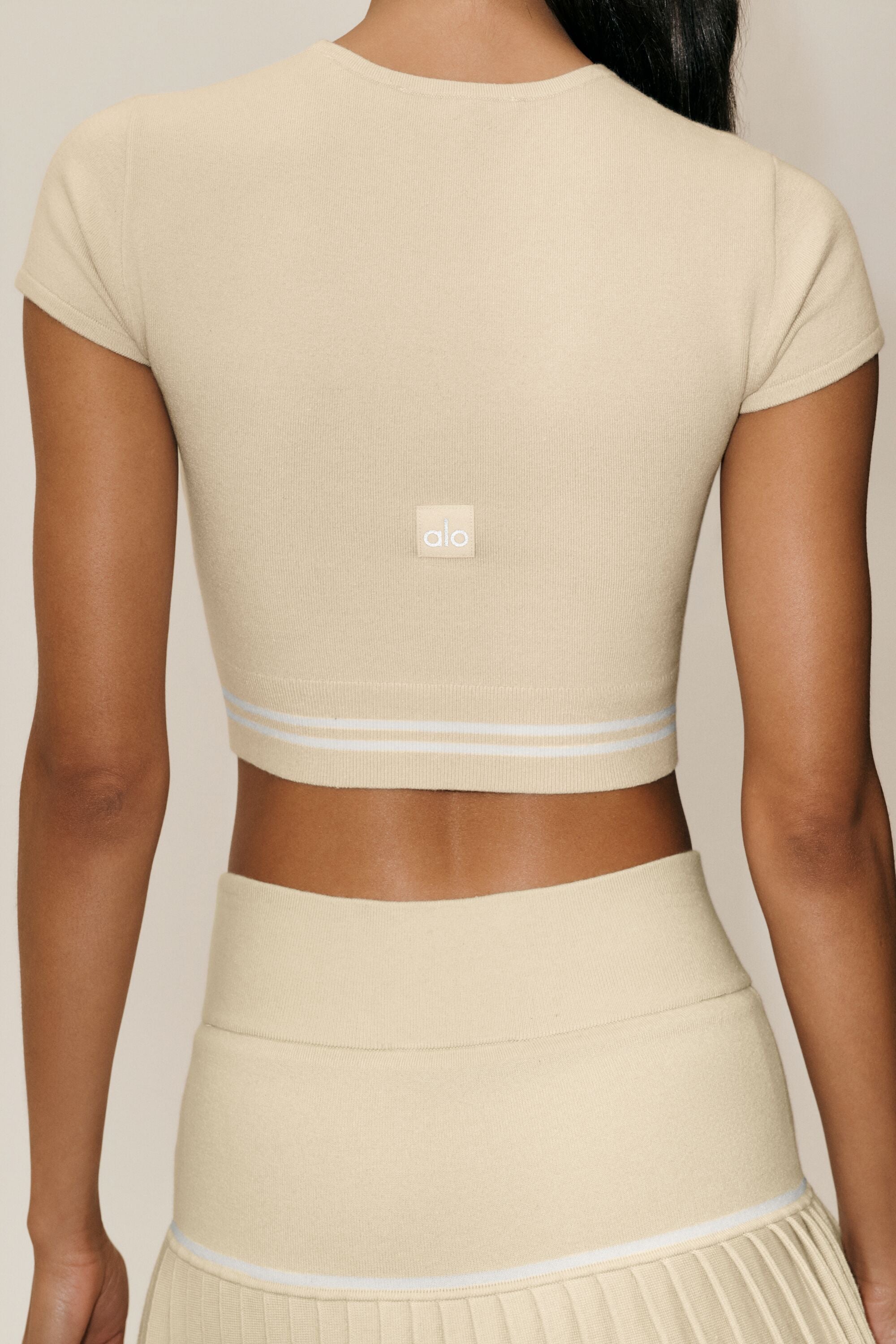 alo Cotton Cashmere My Serve Short Sleeve - Sandy Beige/White