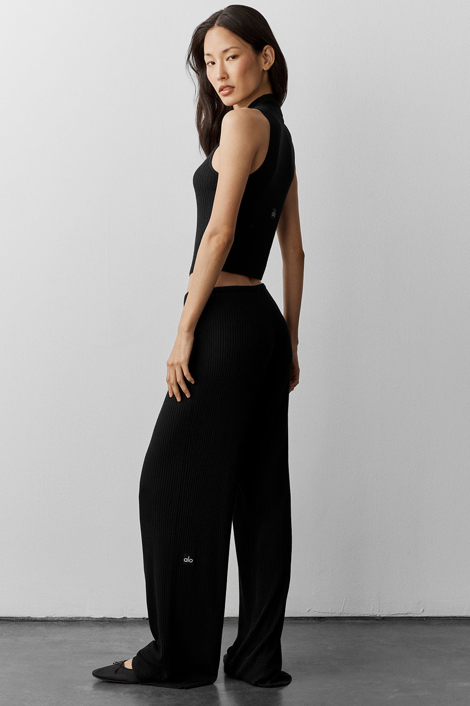 alo Sweater Knit Unwind Sleeveless Top - Black