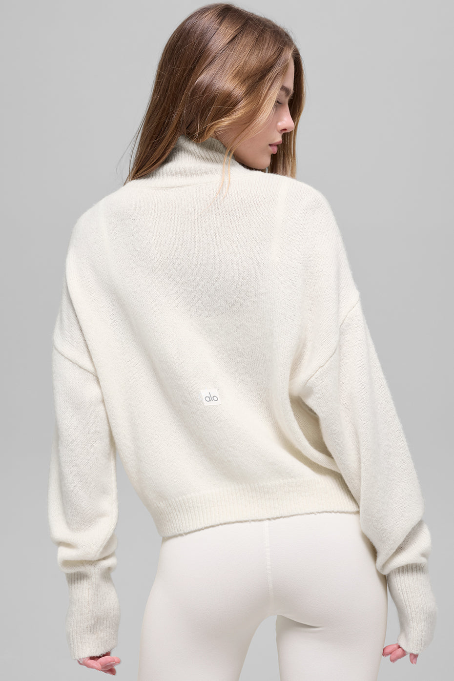 alo Wool Cashmere Cropped New Class Turtleneck Sweater - Ivory