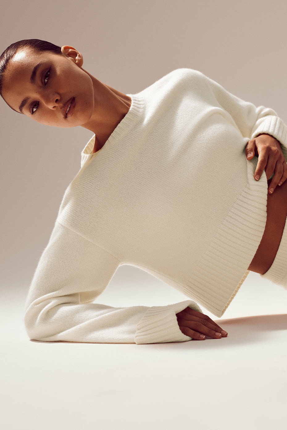 alo Cashmere Embrace Pullover - Ivory