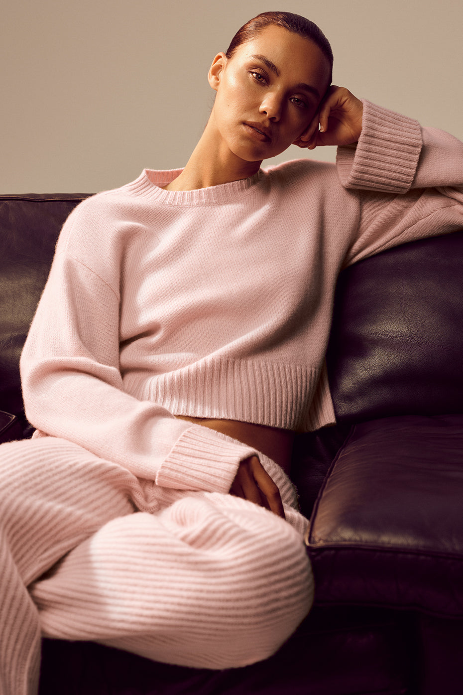 alo Cashmere Embrace Pullover - Frosted Pink