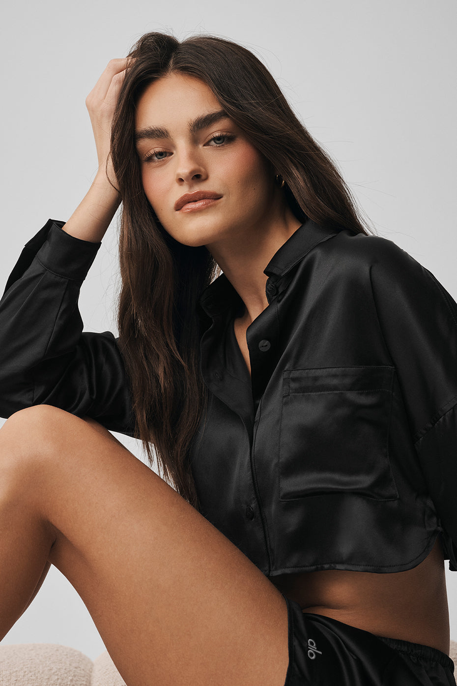 alo Silk Luminous Cropped Button Down Long Sleeve - Black