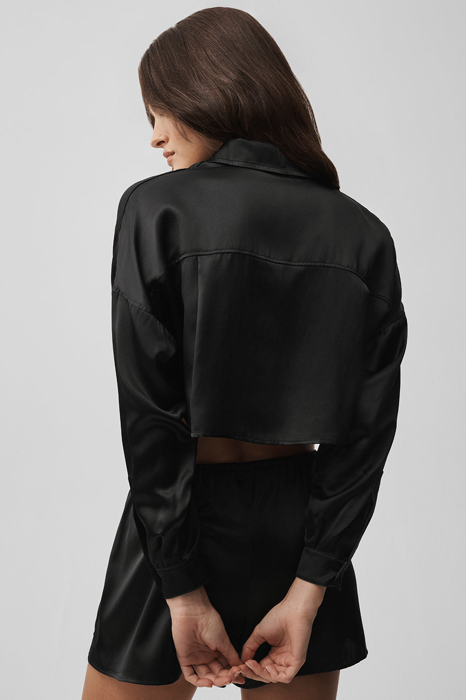 alo Silk Luminous Cropped Button Down Long Sleeve - Black