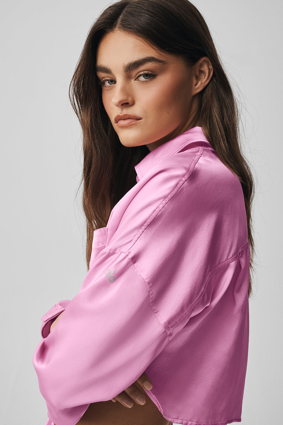 alo Silk Luminous Cropped Button Down Long Sleeve - Candy Heart Pink