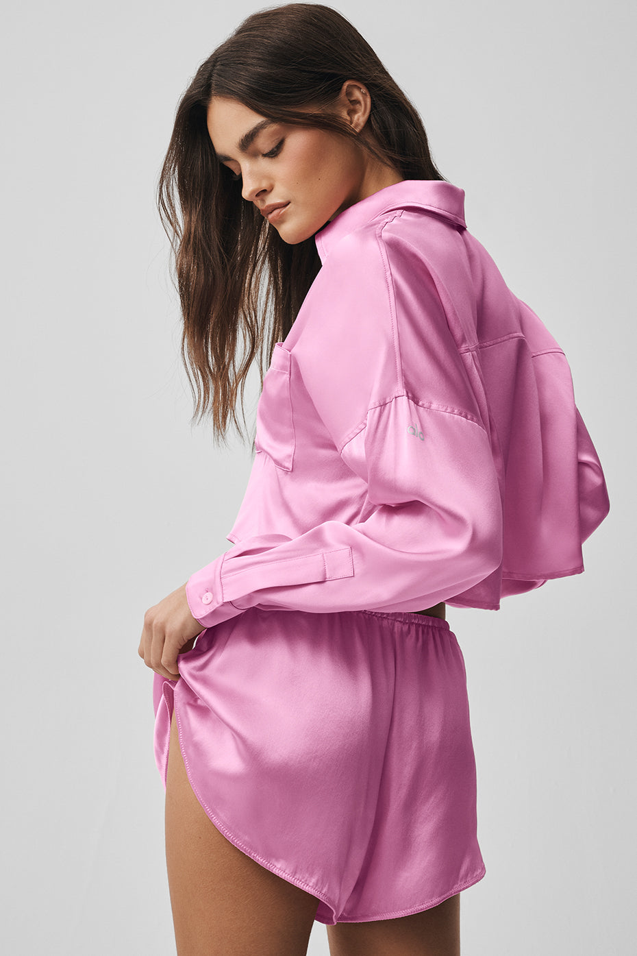 alo Silk Luminous Cropped Button Down Long Sleeve - Candy Heart Pink