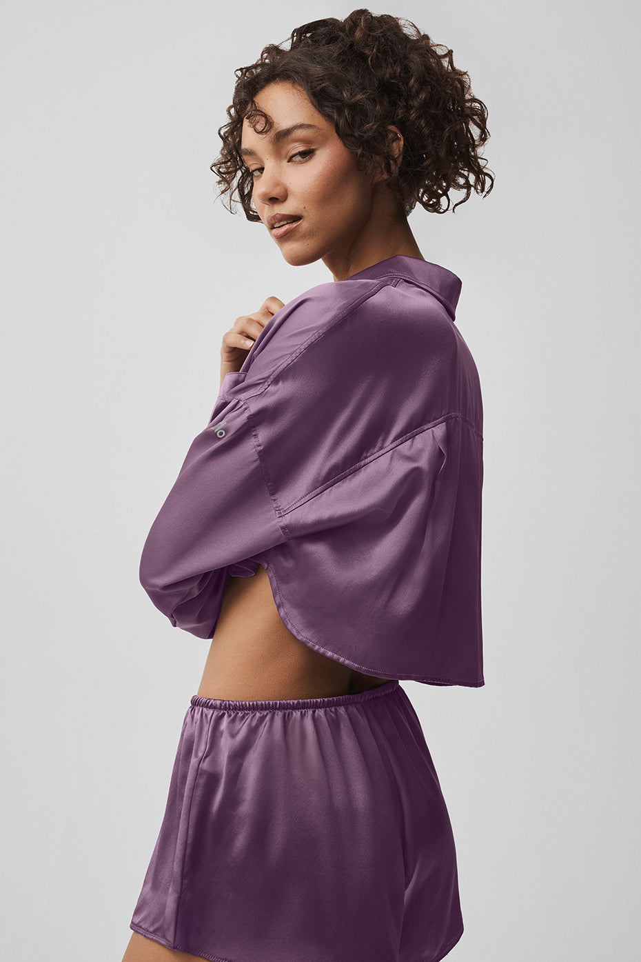 alo Silk Luminous Cropped Button Down Long Sleeve - Plum Kiss
