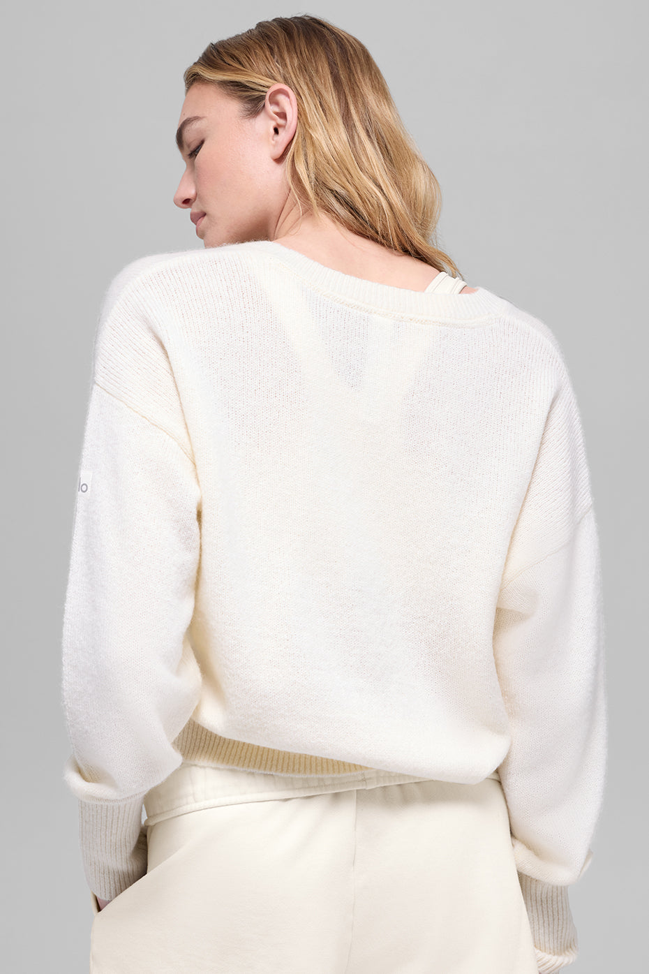 alo Wool Cashmere Cropped New Class V-Neck Sweater - Ivory
